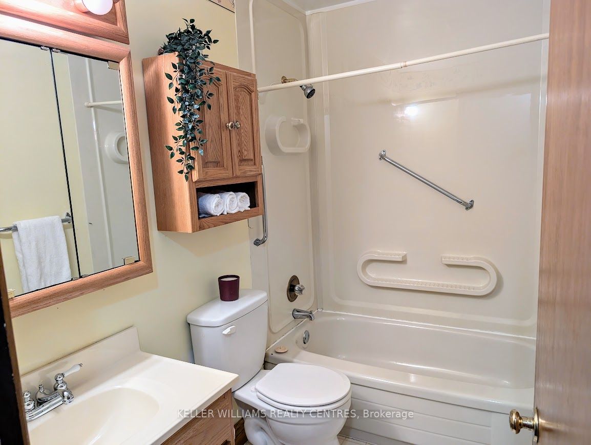 279 Riverside Dr Property Photo 13