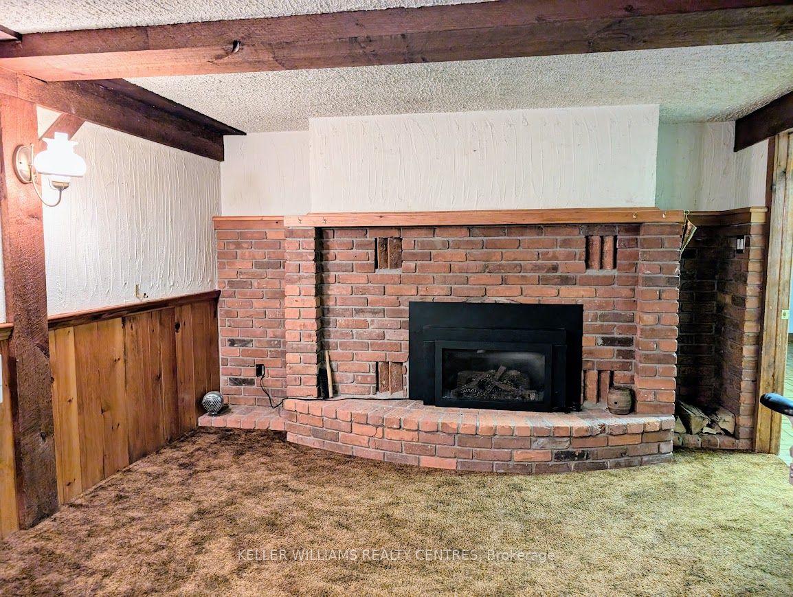 279 Riverside Dr Property Photo 17