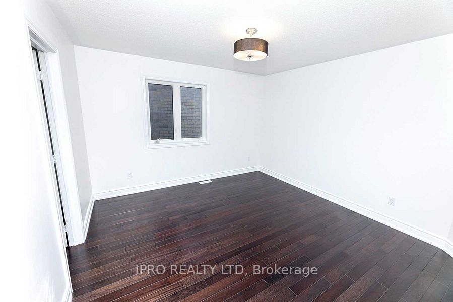 338 Van Dusen Ave Property Photo 19