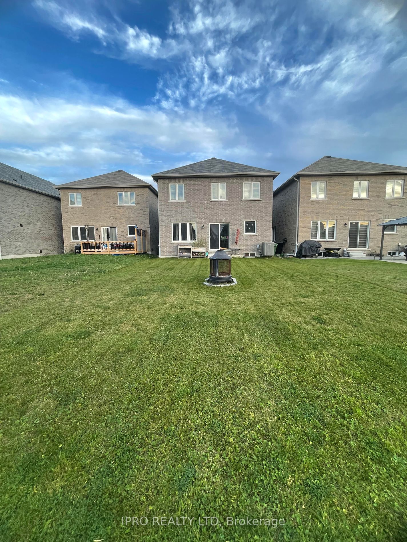 338 Van Dusen Ave Property Photo 28
