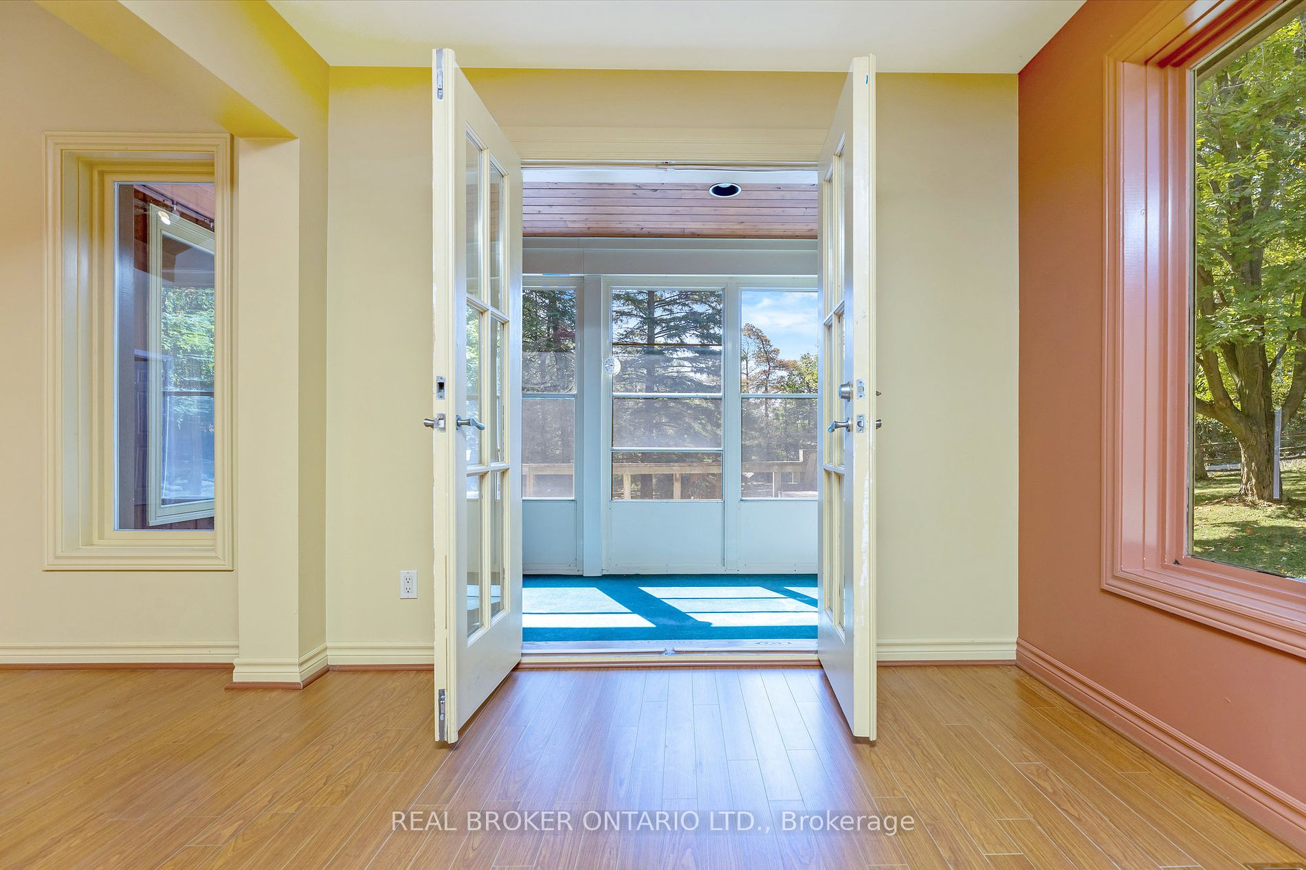 5807 Sixth Line Property Photo 11