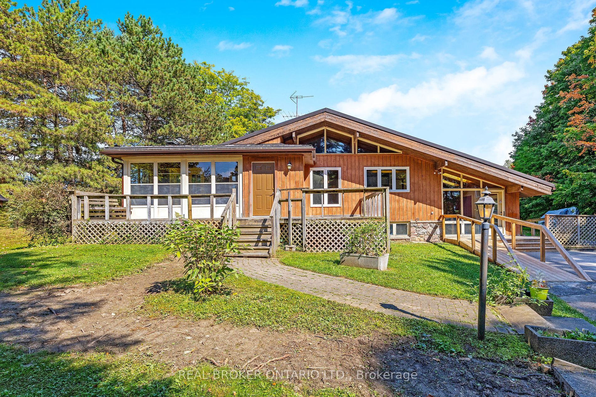 5807 Sixth Line Property Photo 12