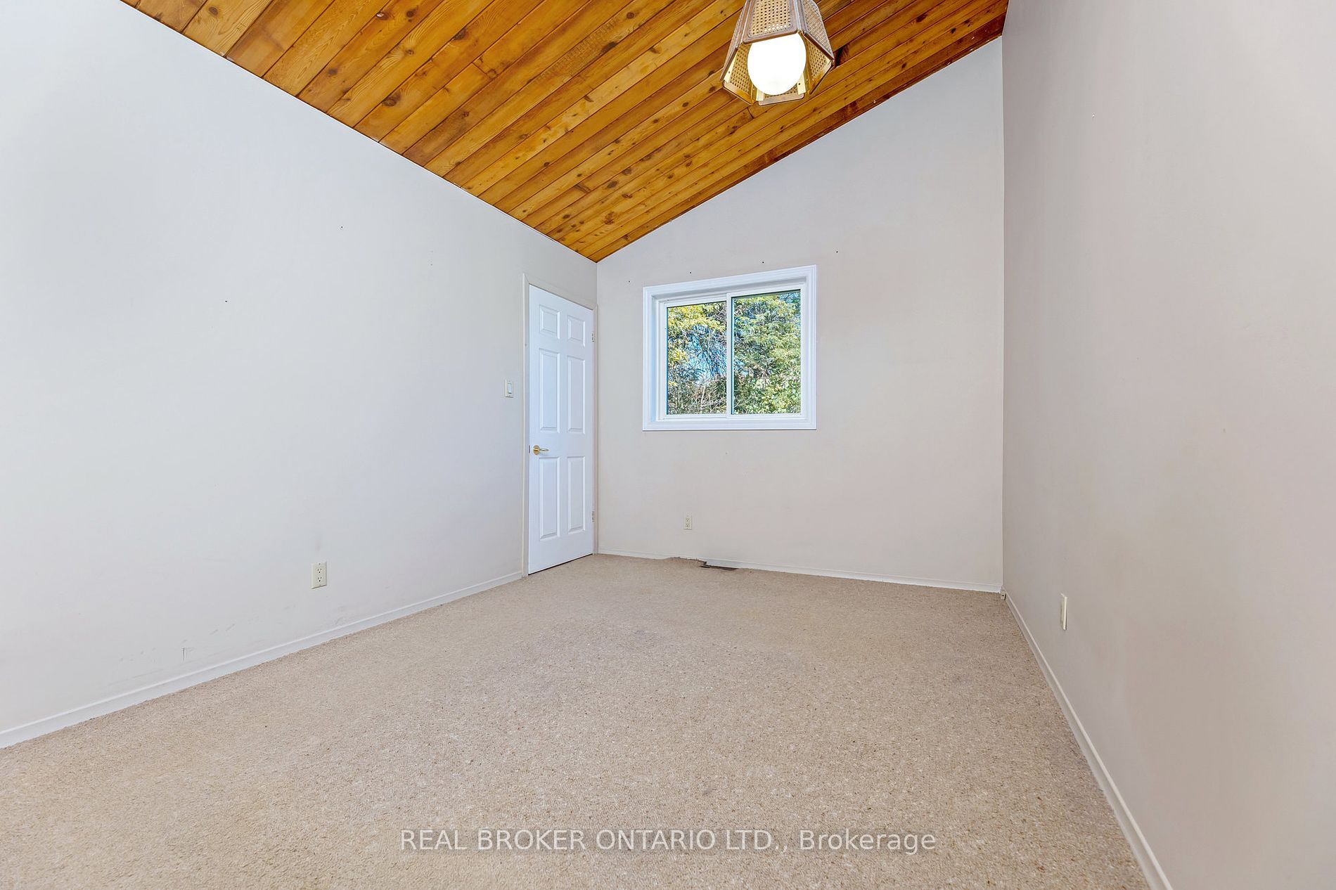 5807 Sixth Line Property Photo 14