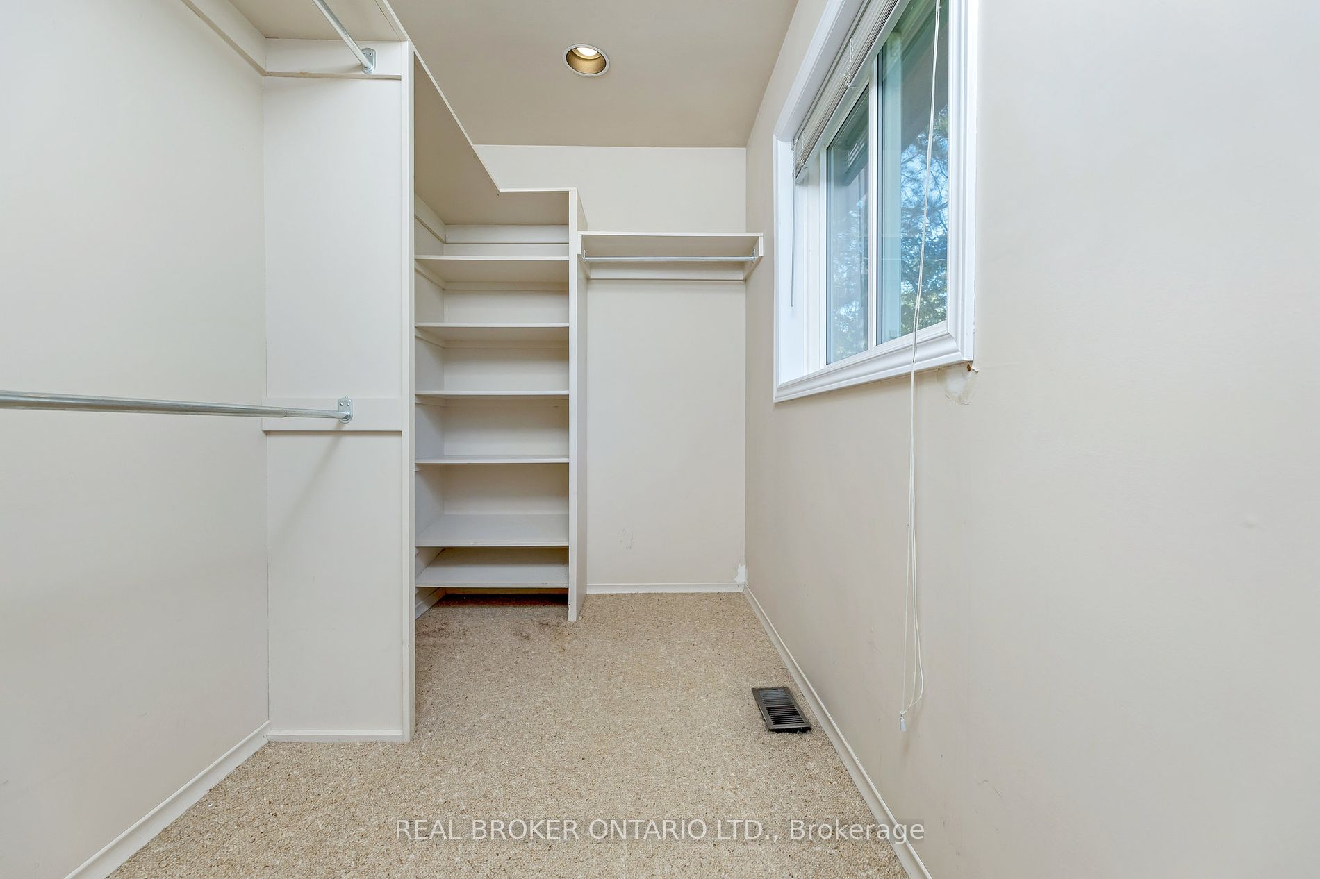5807 Sixth Line Property Photo 15