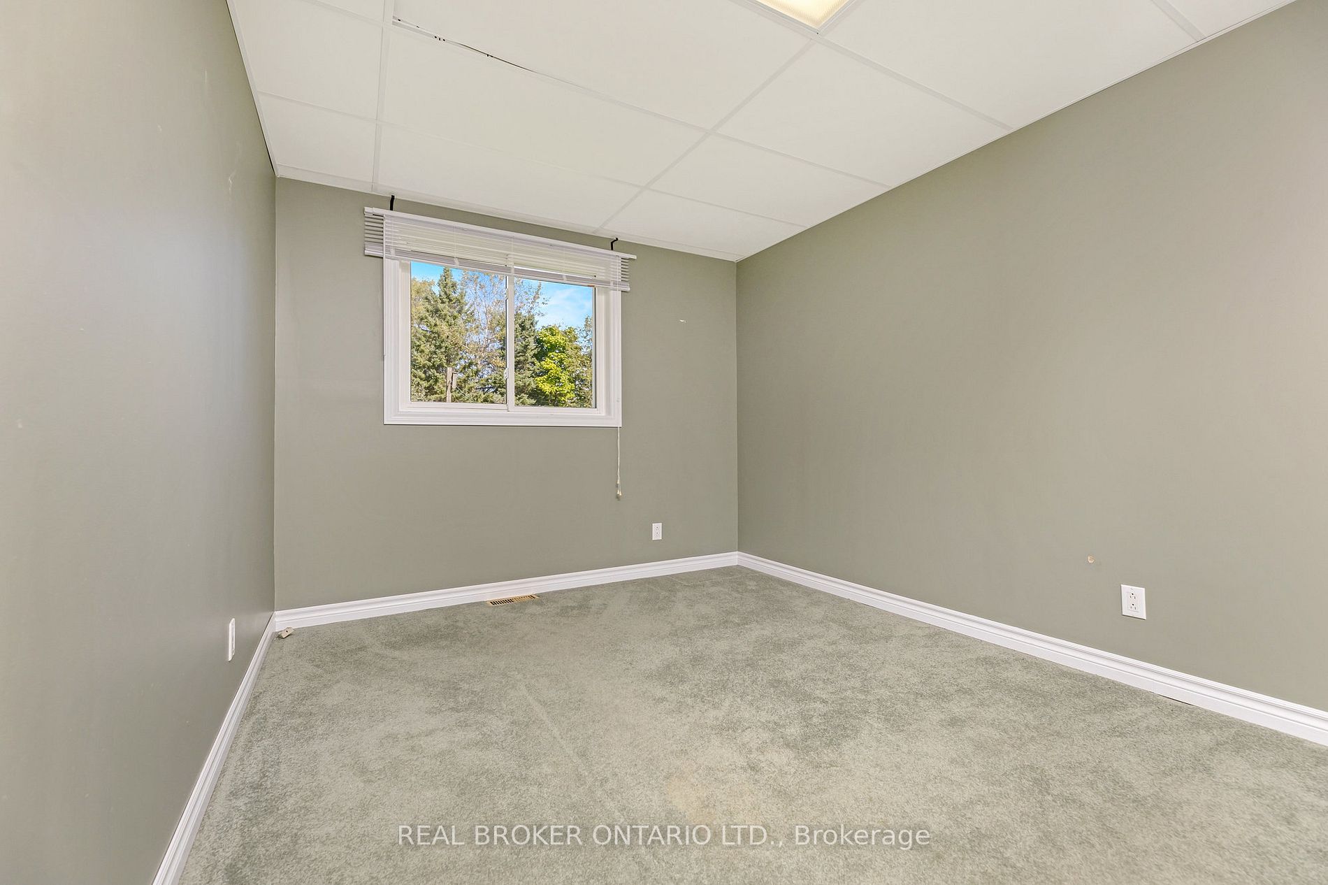 5807 Sixth Line Property Photo 17