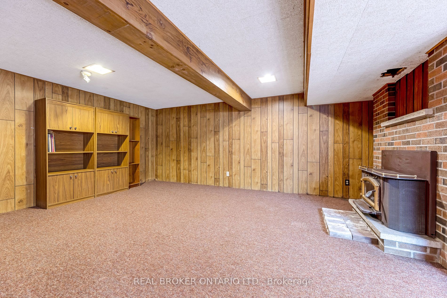 5807 Sixth Line Property Photo 21