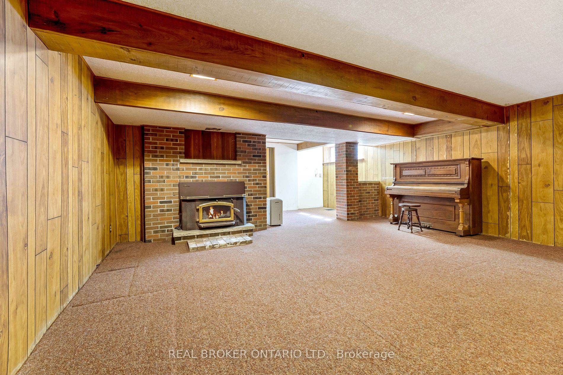 5807 Sixth Line Property Photo 22