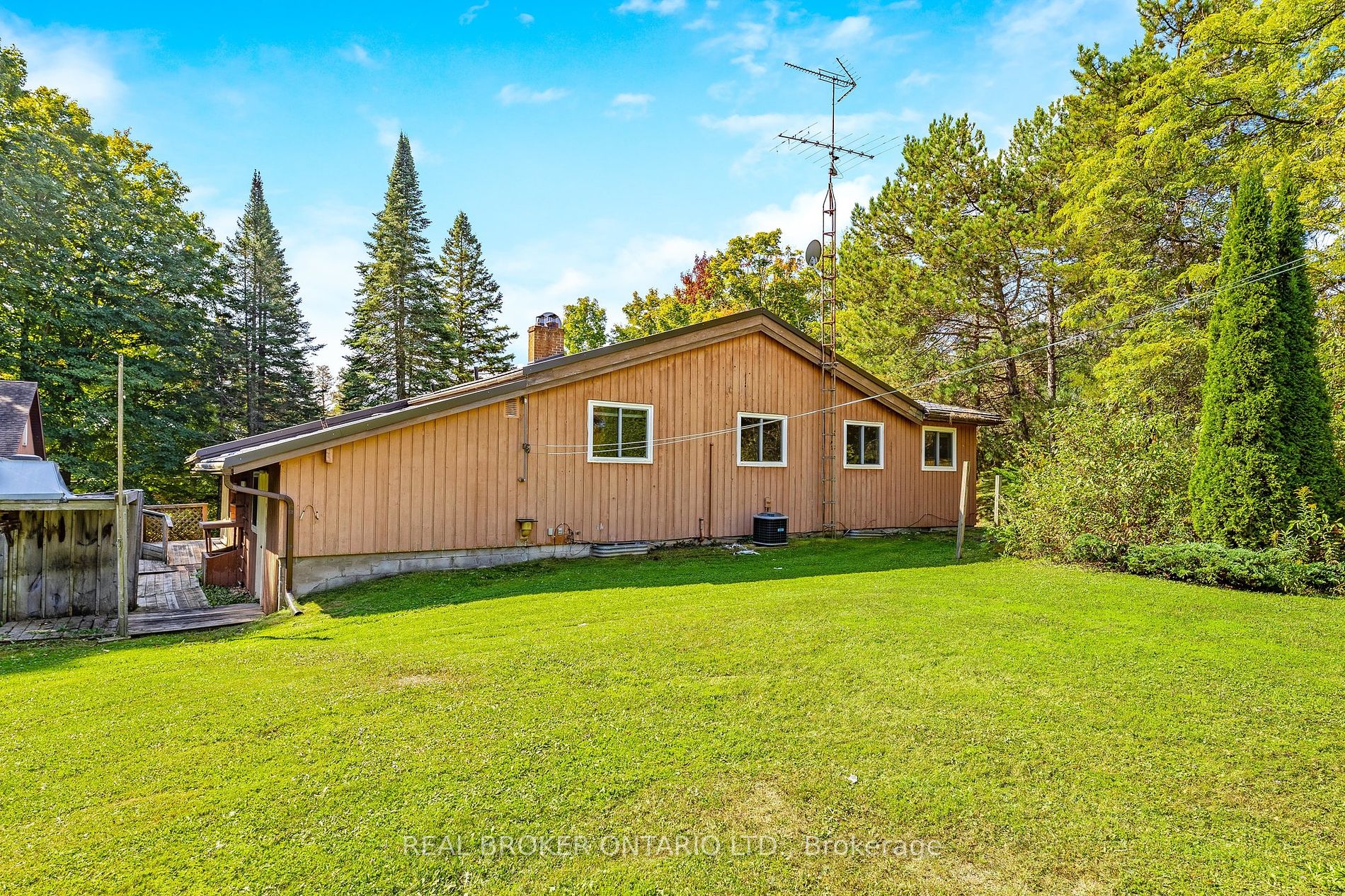 5807 Sixth Line Property Photo 26