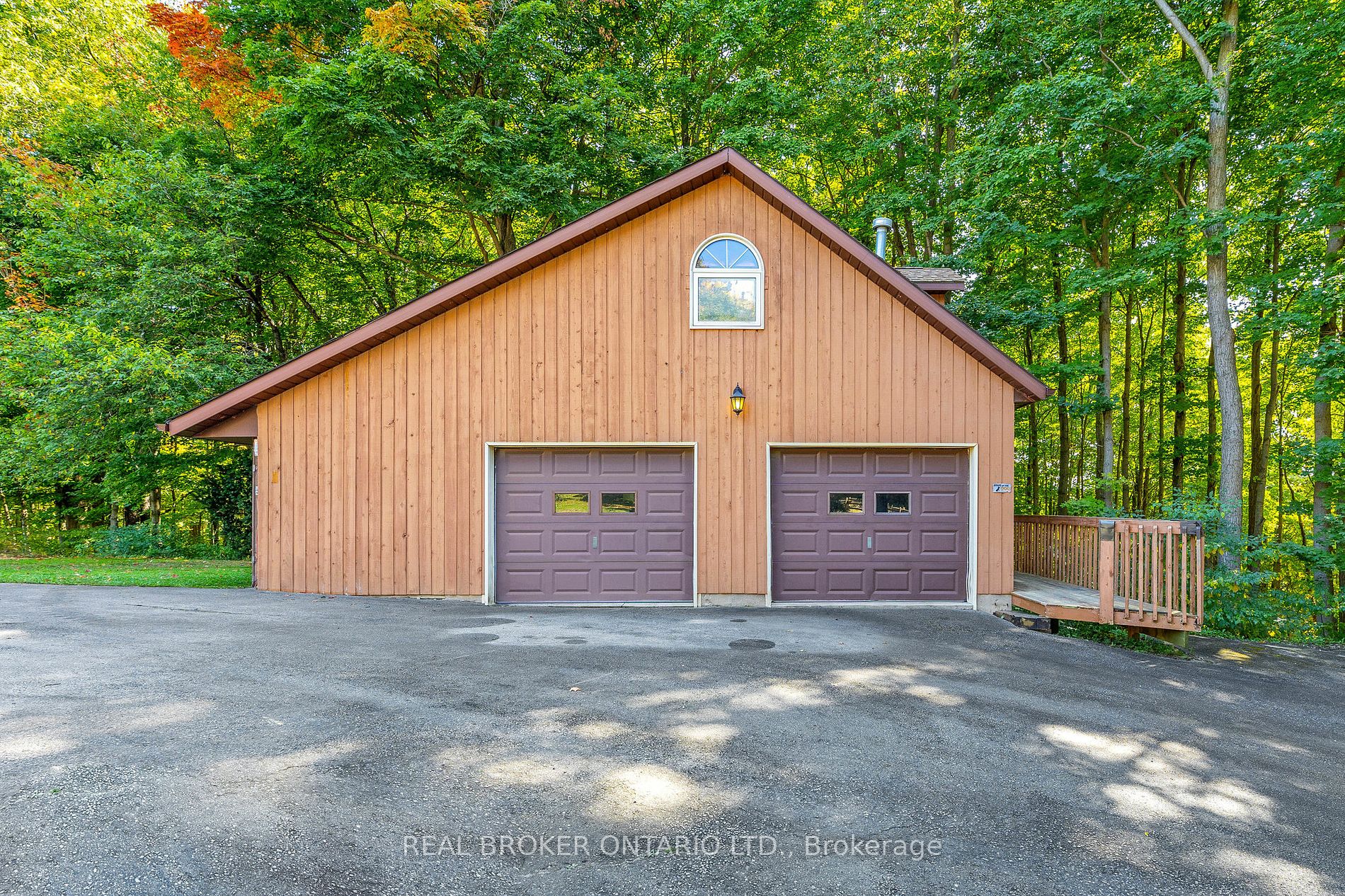 5807 Sixth Line Property Photo 30