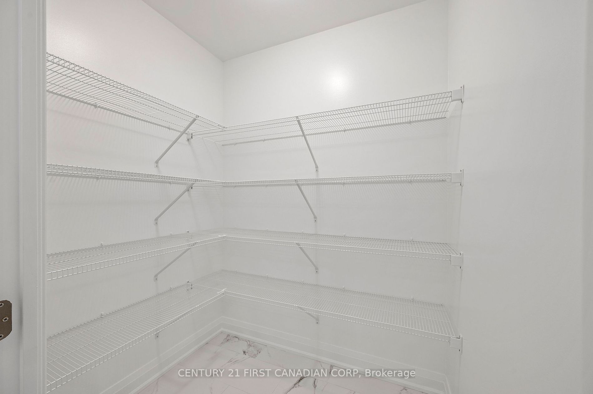 1560 Upper West Ave 10 Property Photo 4