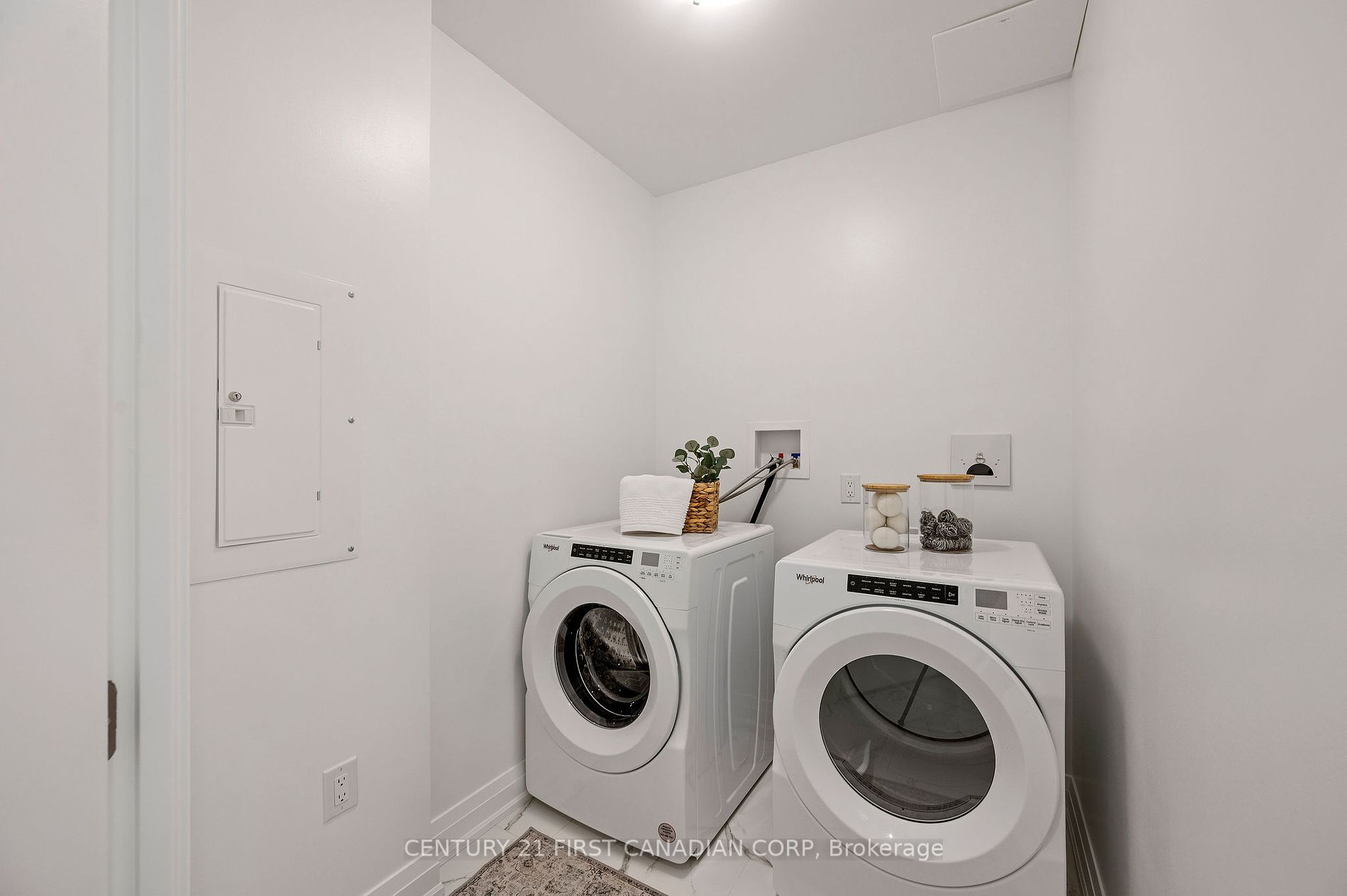 1560 Upper West Ave 10 Property Photo 5