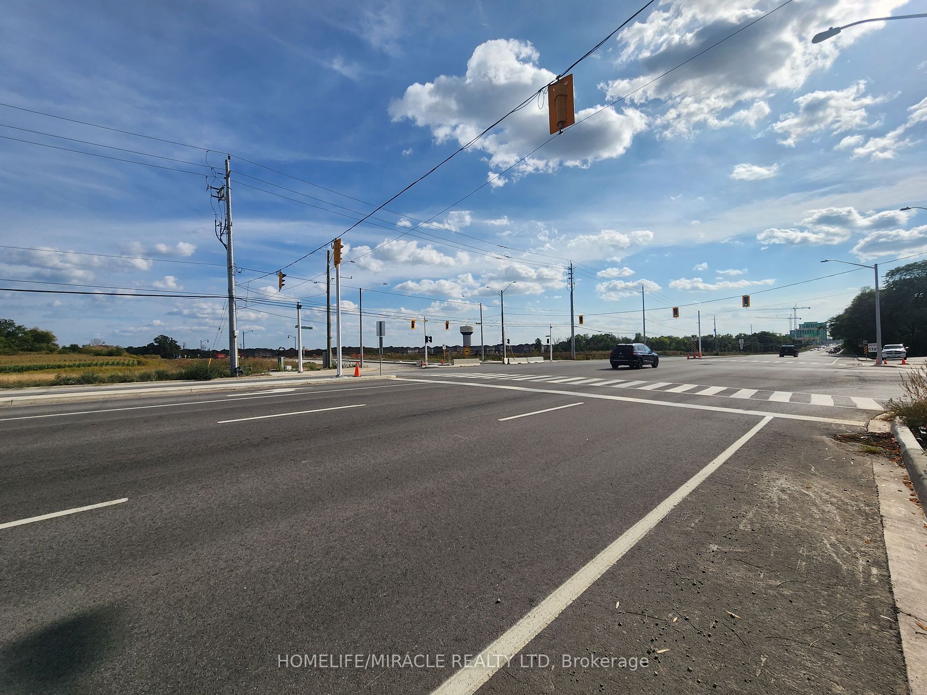 559 Dundas St E Property Photo 10