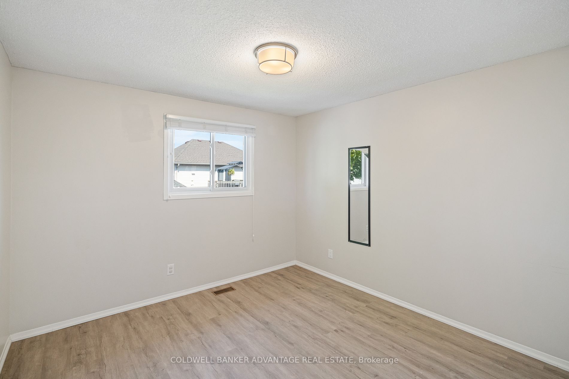 168 Windsor St Property Photo 14