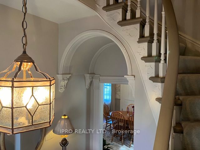 225 Main Street Property Photo 7