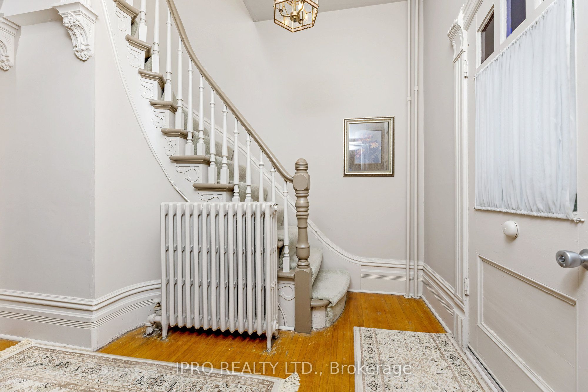 225 Main Street Property Photo 8