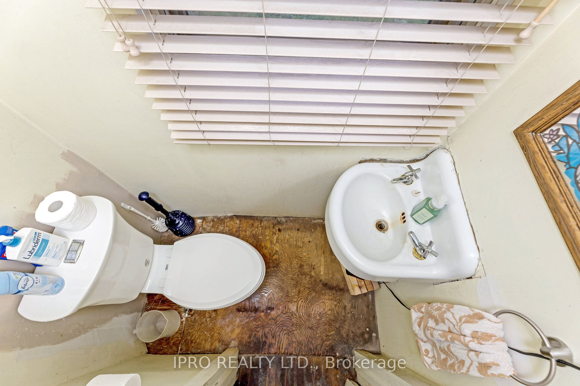 225 Main Street Property Photo 17