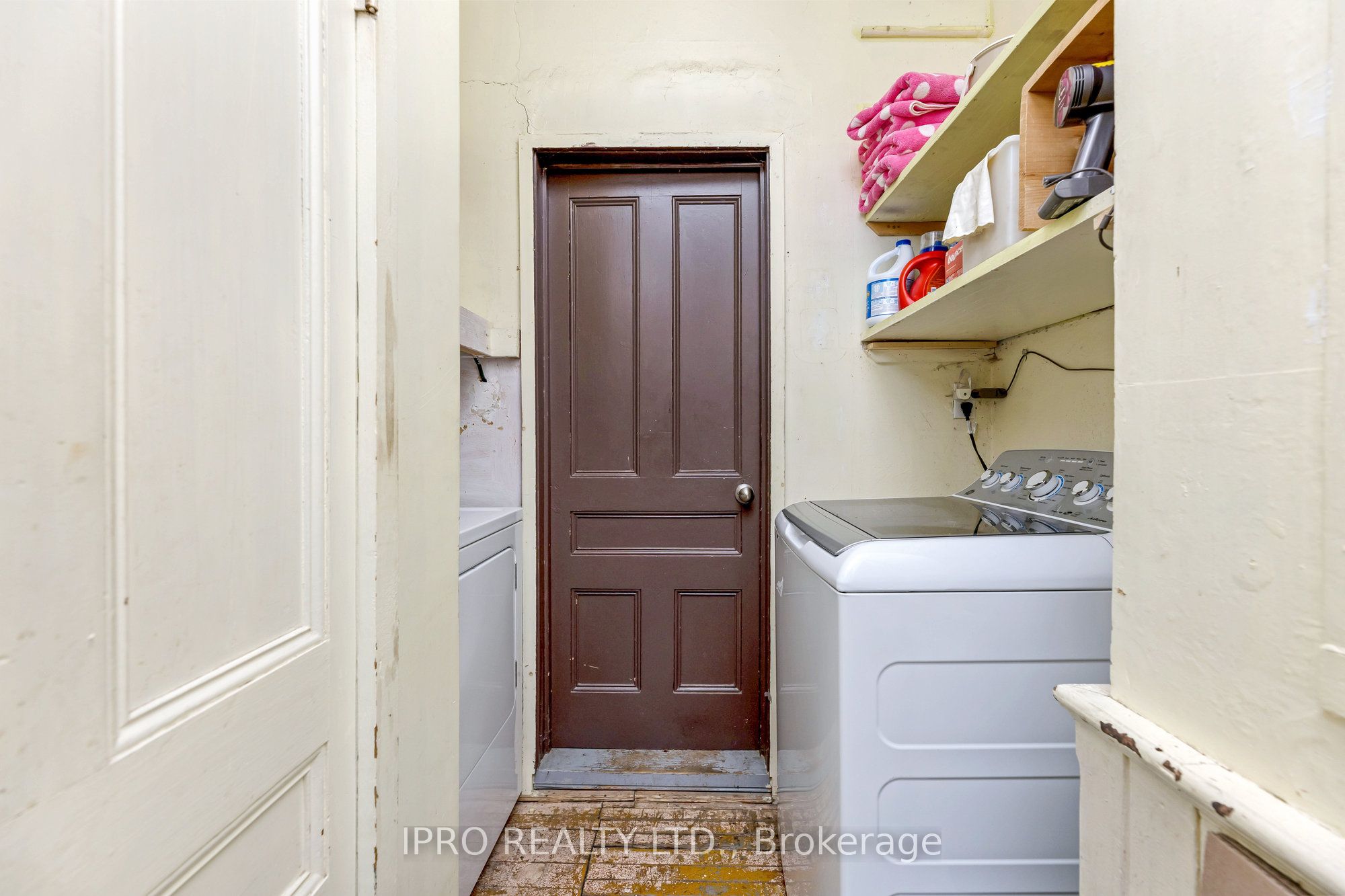 225 Main Street Property Photo 18