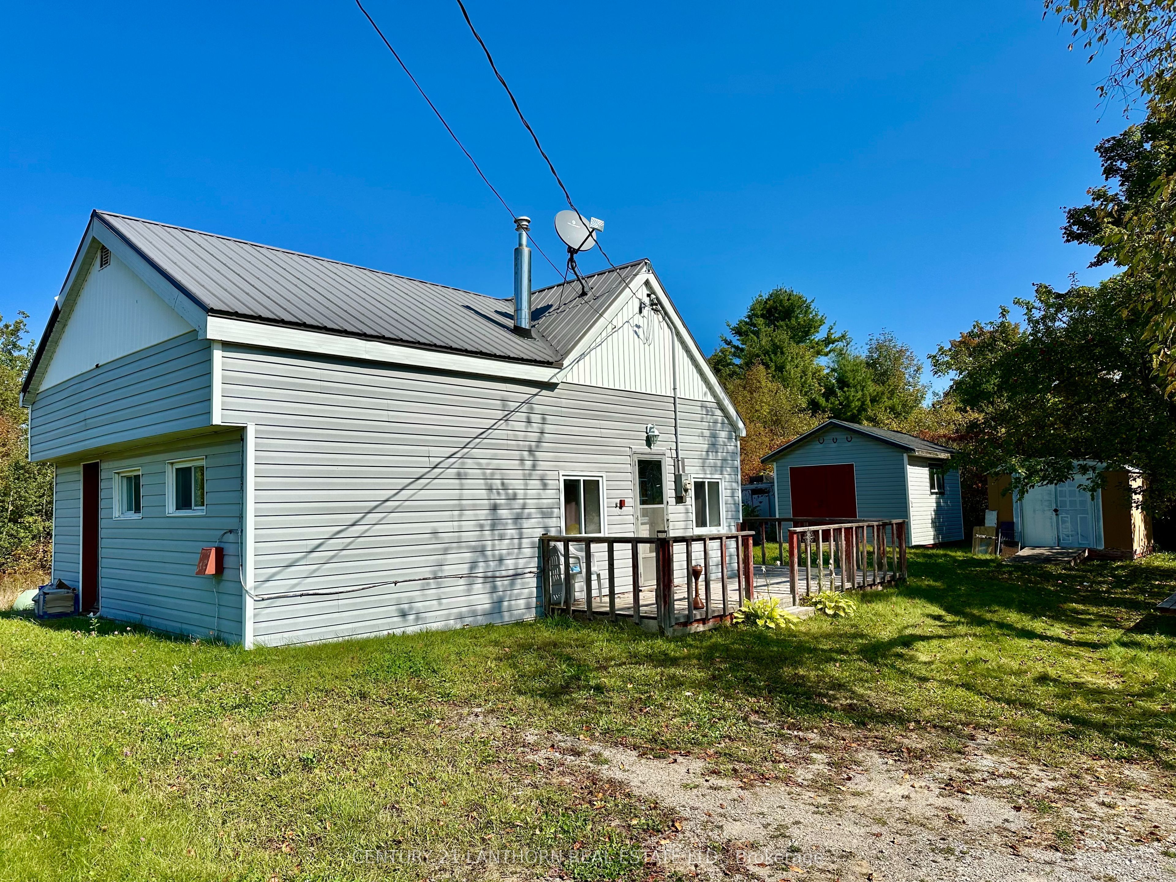 2239 Weslemkoon Lake Road Property Photo