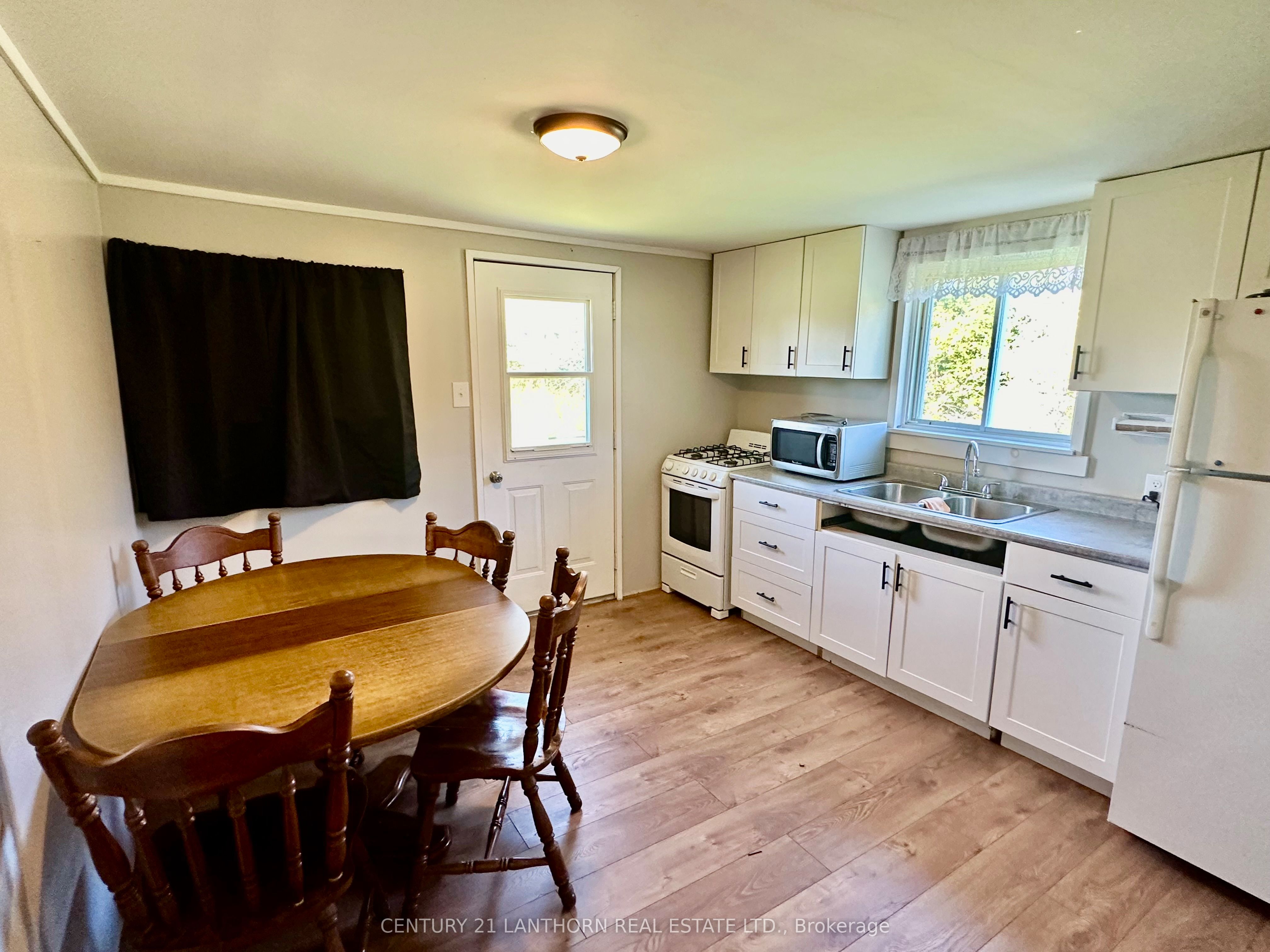 2239 Weslemkoon Lake Road Property Photo 9