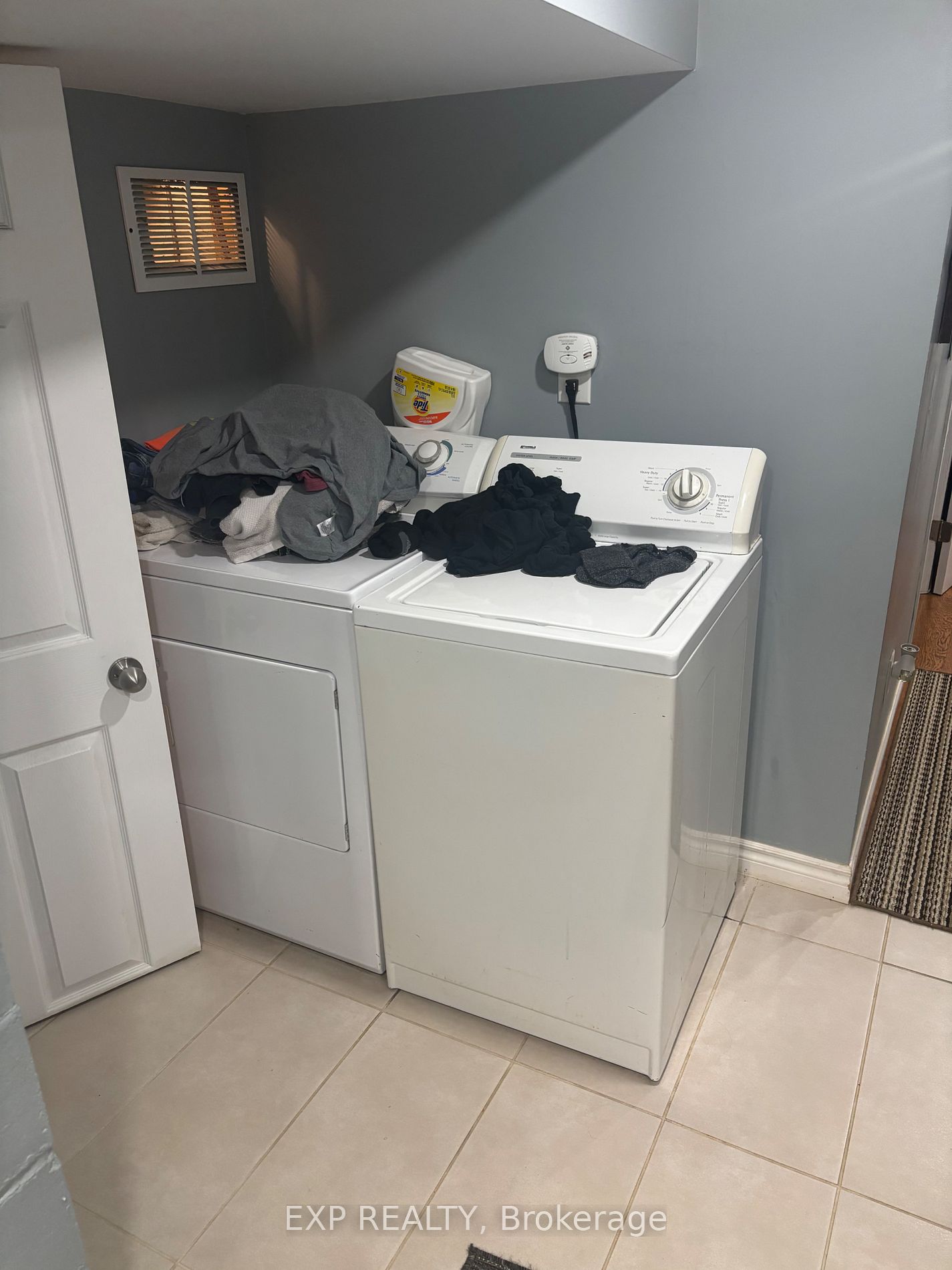 46 Delena Ave S Property Photo 11