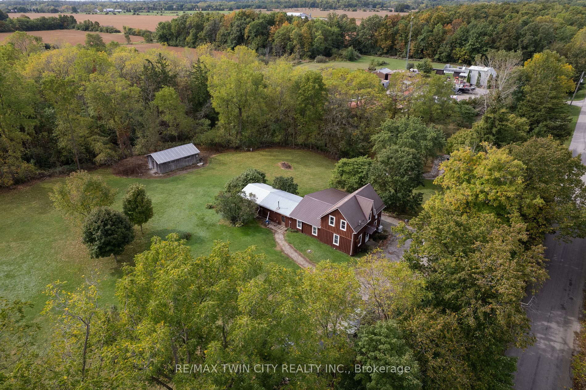 1138 Lynn Valley Rd Property Photo 6