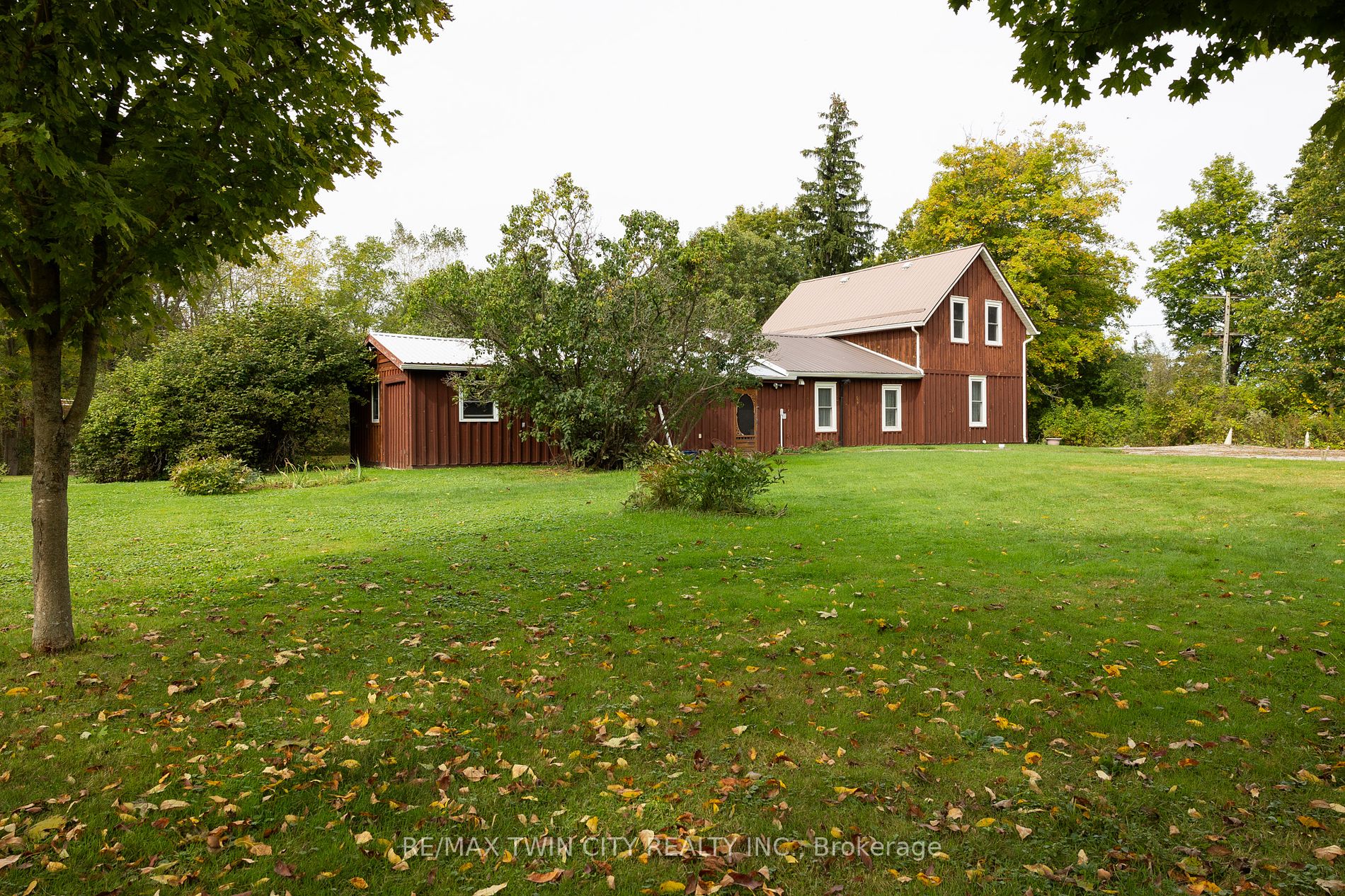 1138 Lynn Valley Rd Property Photo 16
