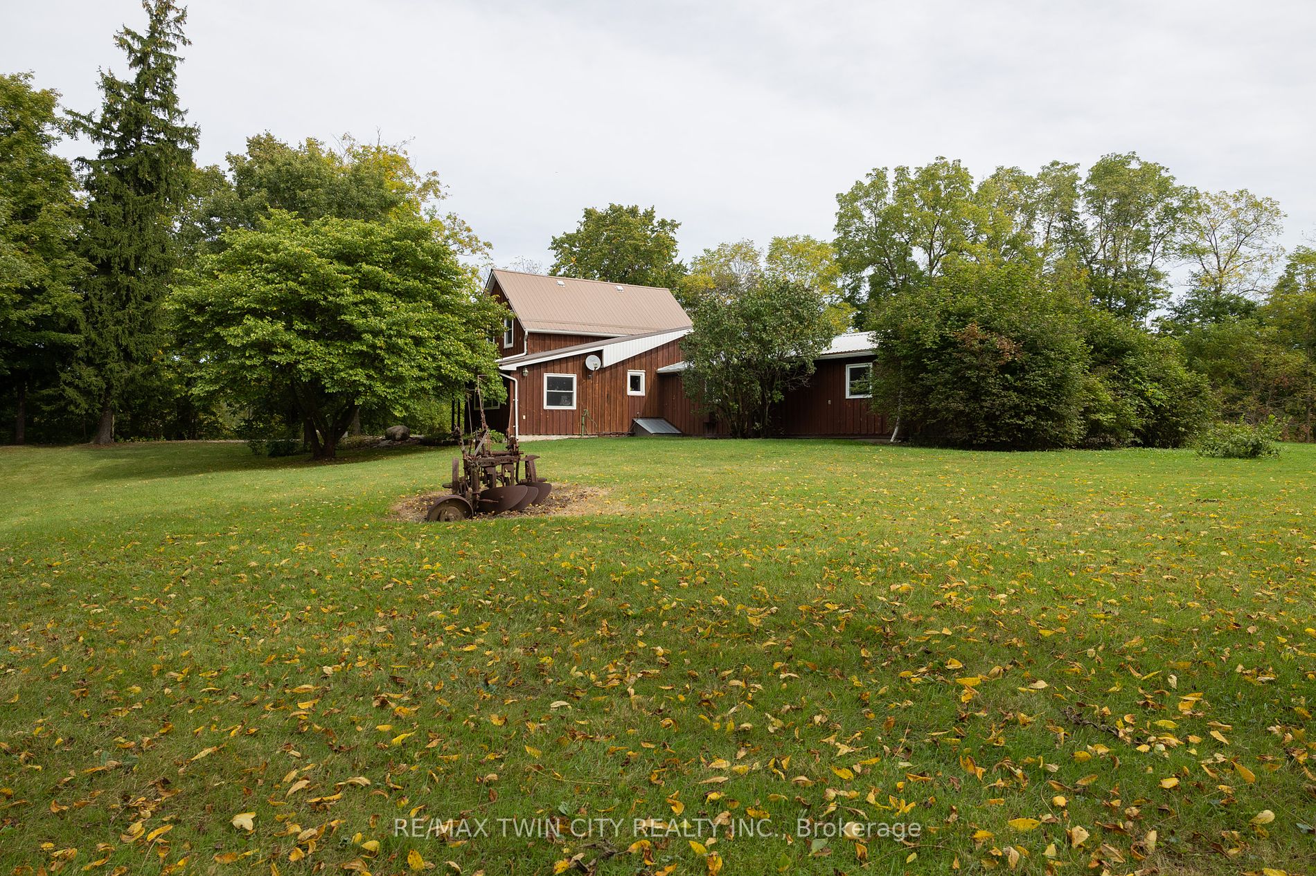 1138 Lynn Valley Rd Property Photo 18