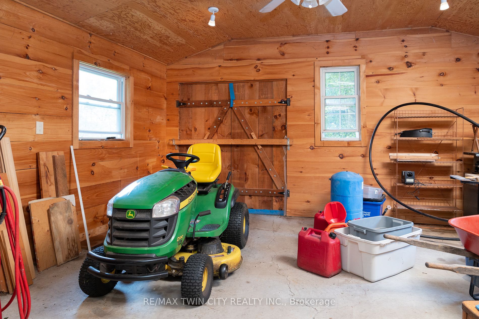 1138 Lynn Valley Rd Property Photo 30