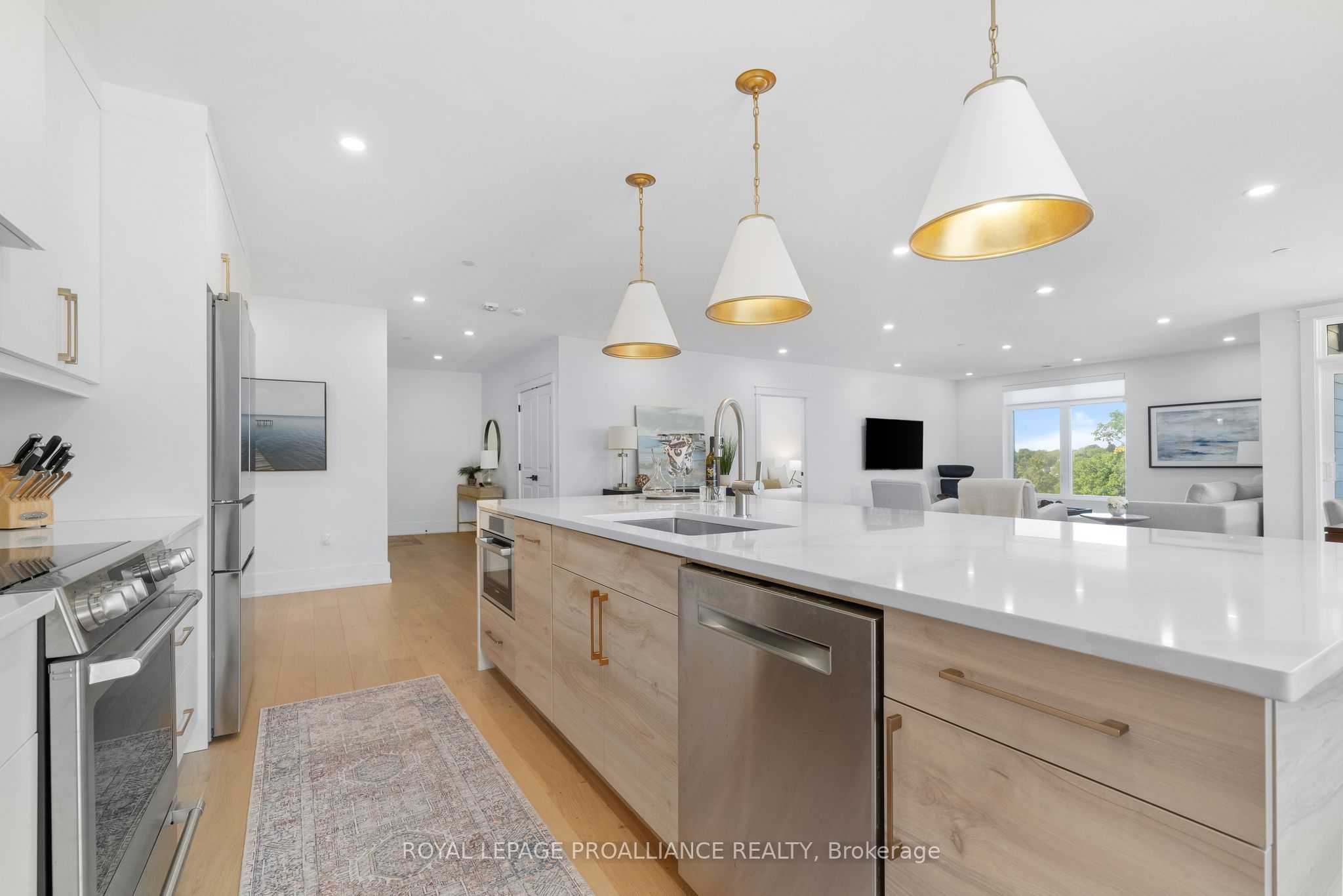 #409 - 17 Cleave Avenue Property Photo 11