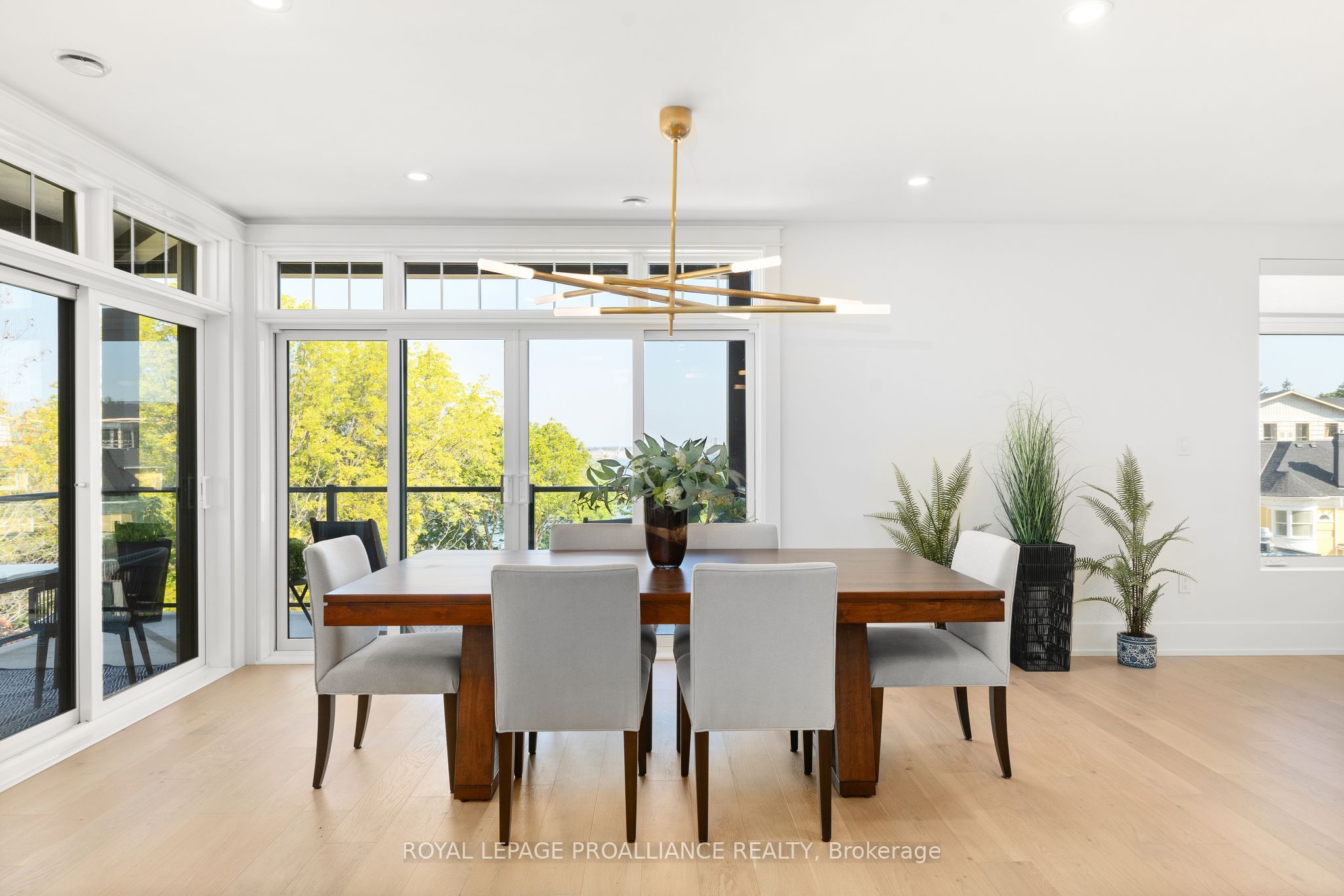 #409 - 17 Cleave Avenue Property Photo 14