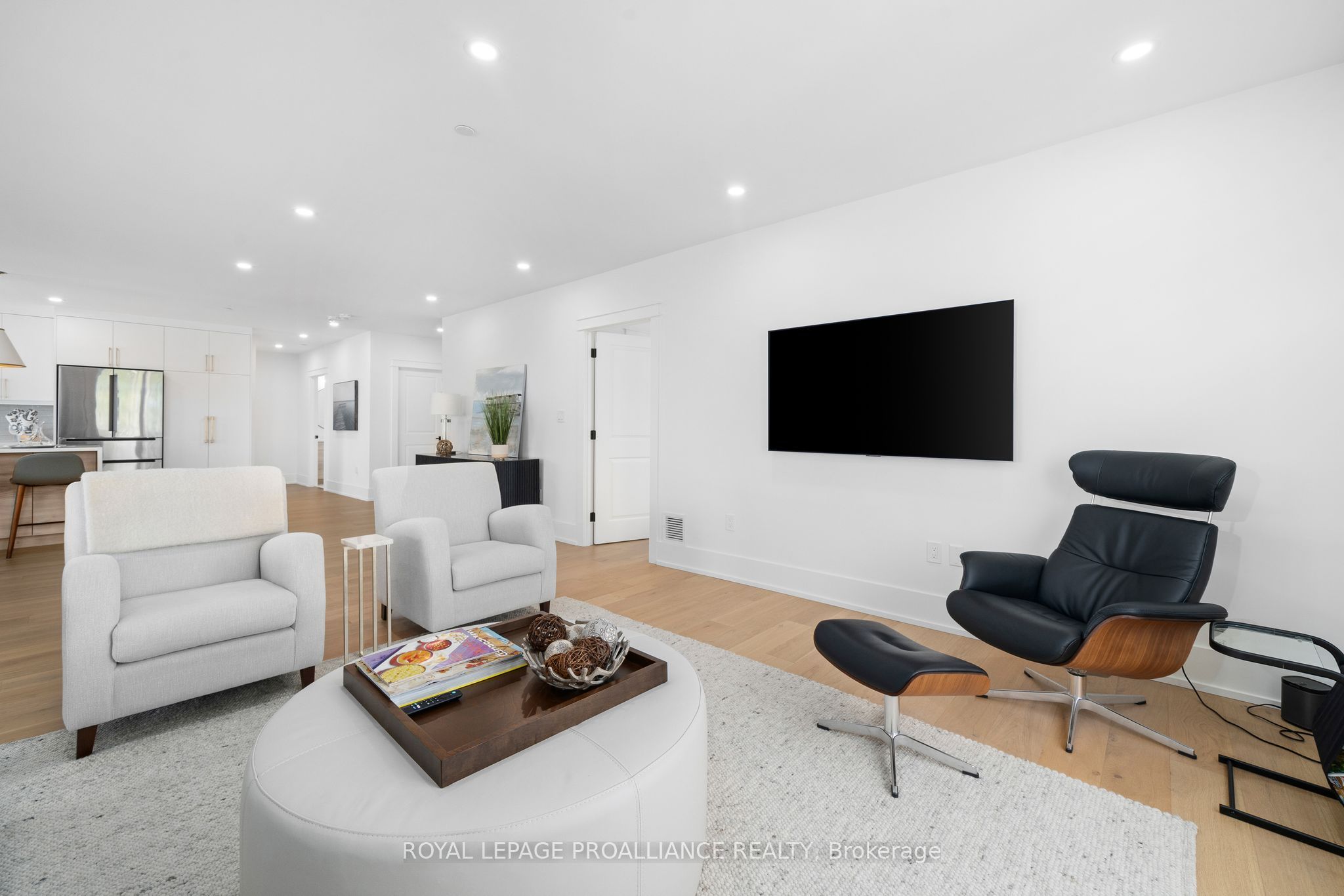 #409 - 17 Cleave Avenue Property Photo 18