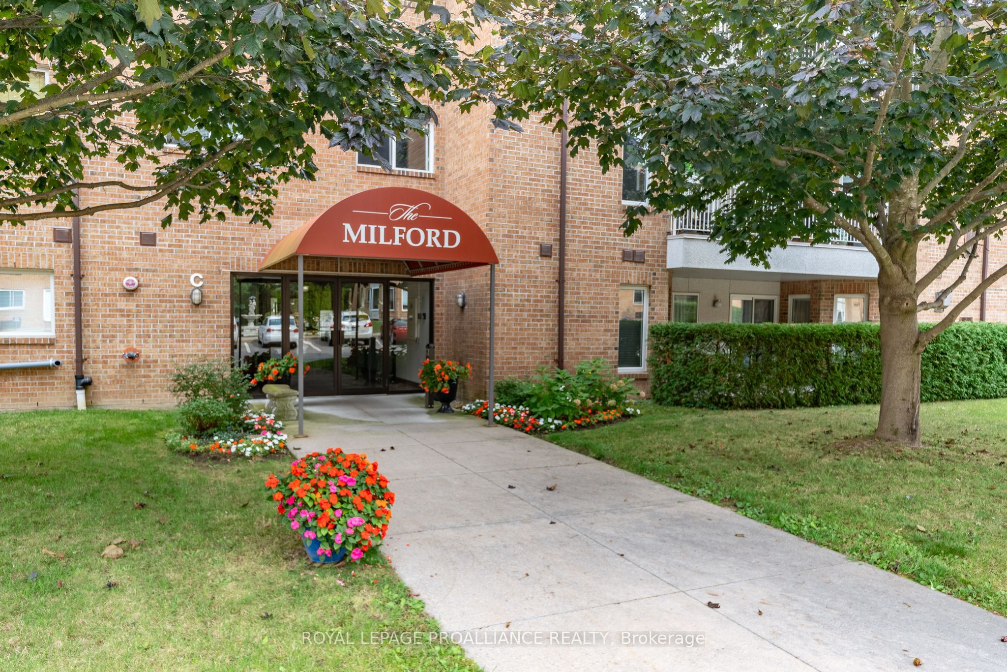 #321 - 8 Talbot Street Property Photo 1