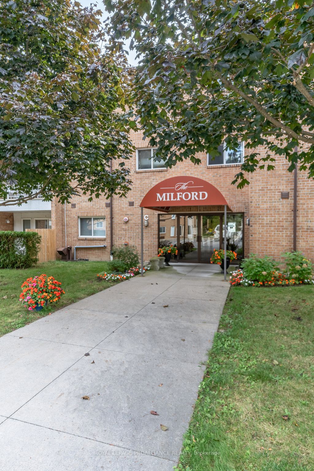 #321 - 8 Talbot Street Property Photo 2
