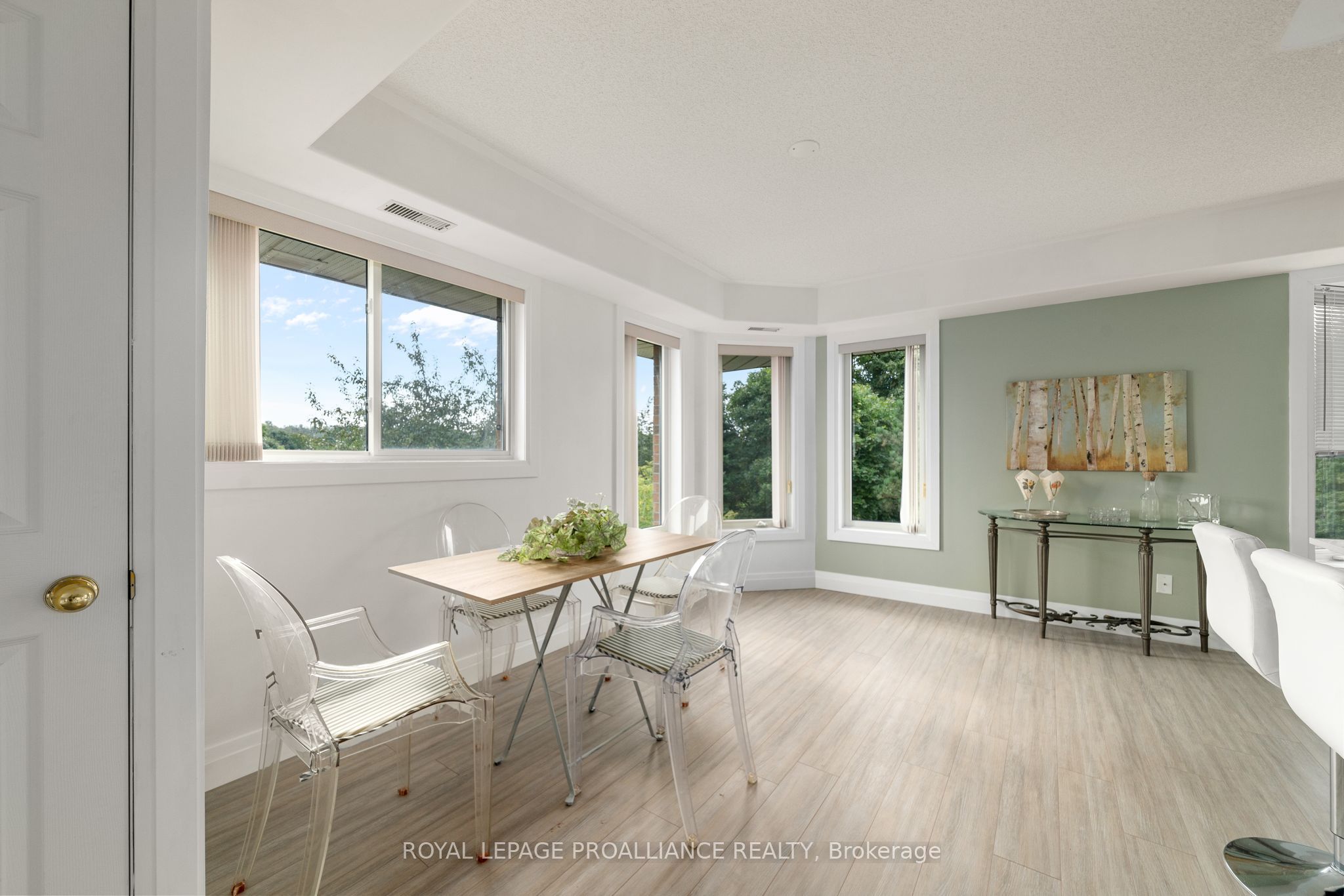 #321 - 8 Talbot Street Property Photo 18
