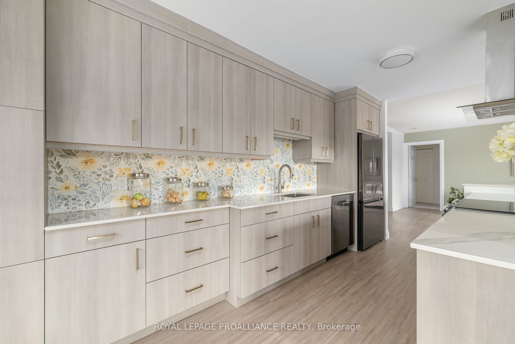 #321 - 8 Talbot Street Property Photo 22