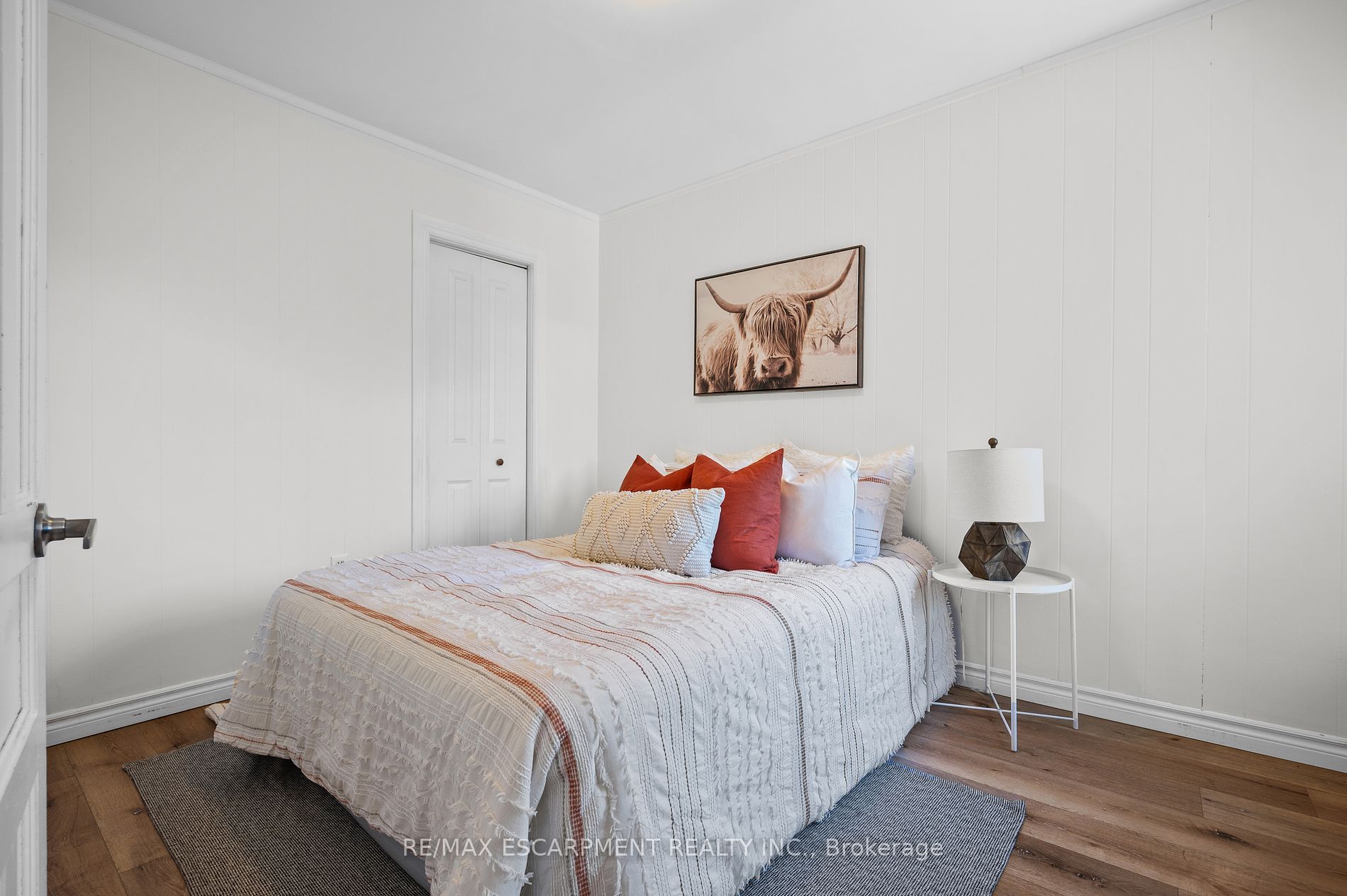 281 Wentworth St N Property Photo 10