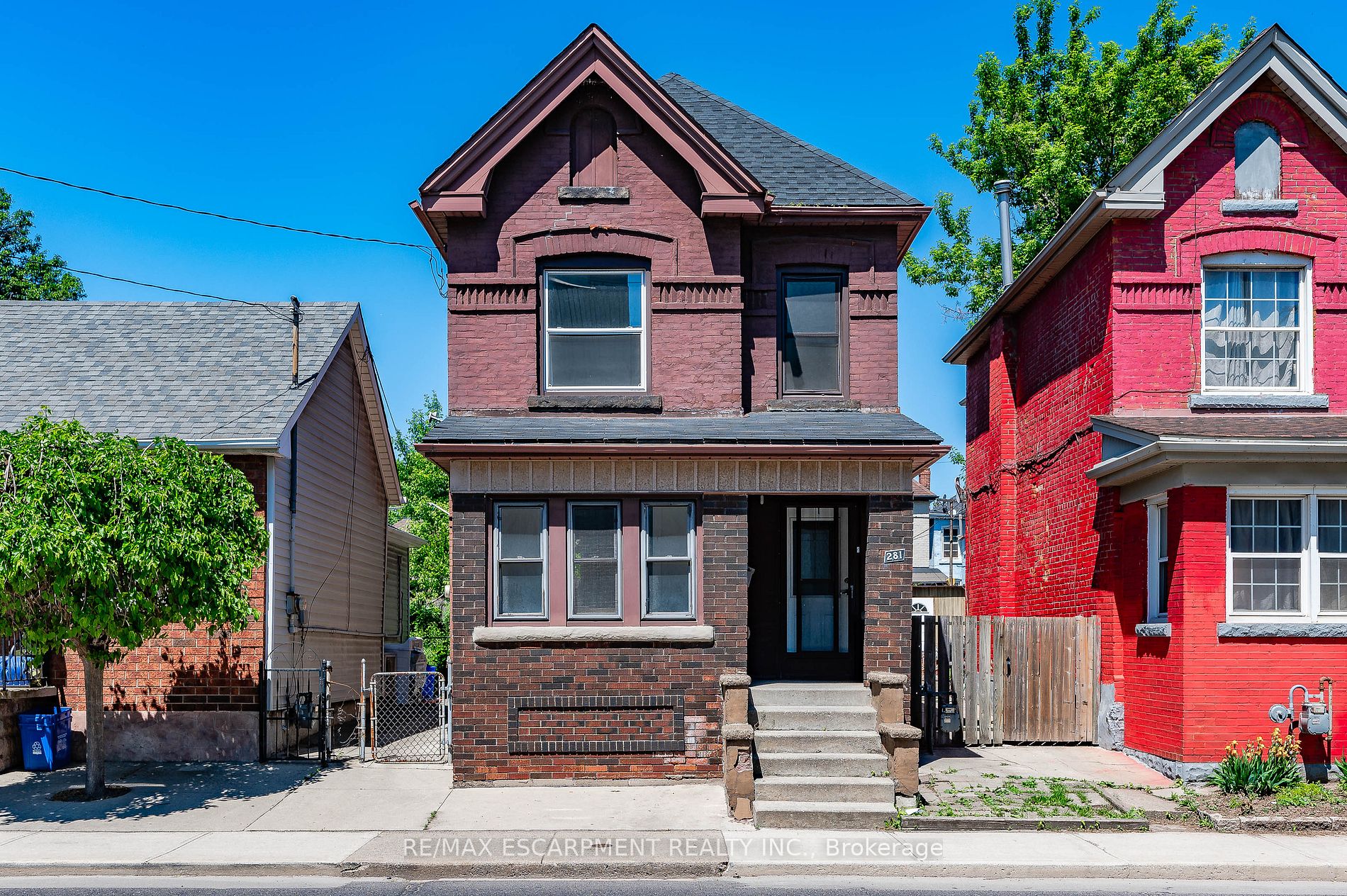 281 Wentworth St N Property Photo 19