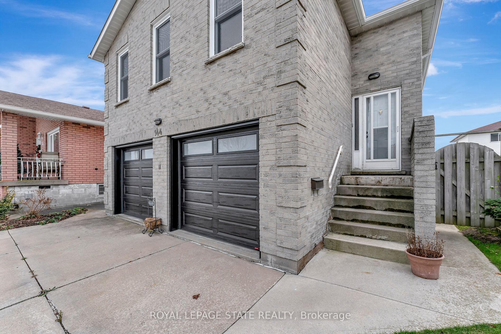 144 Ravenbury Dr Property Photo 16