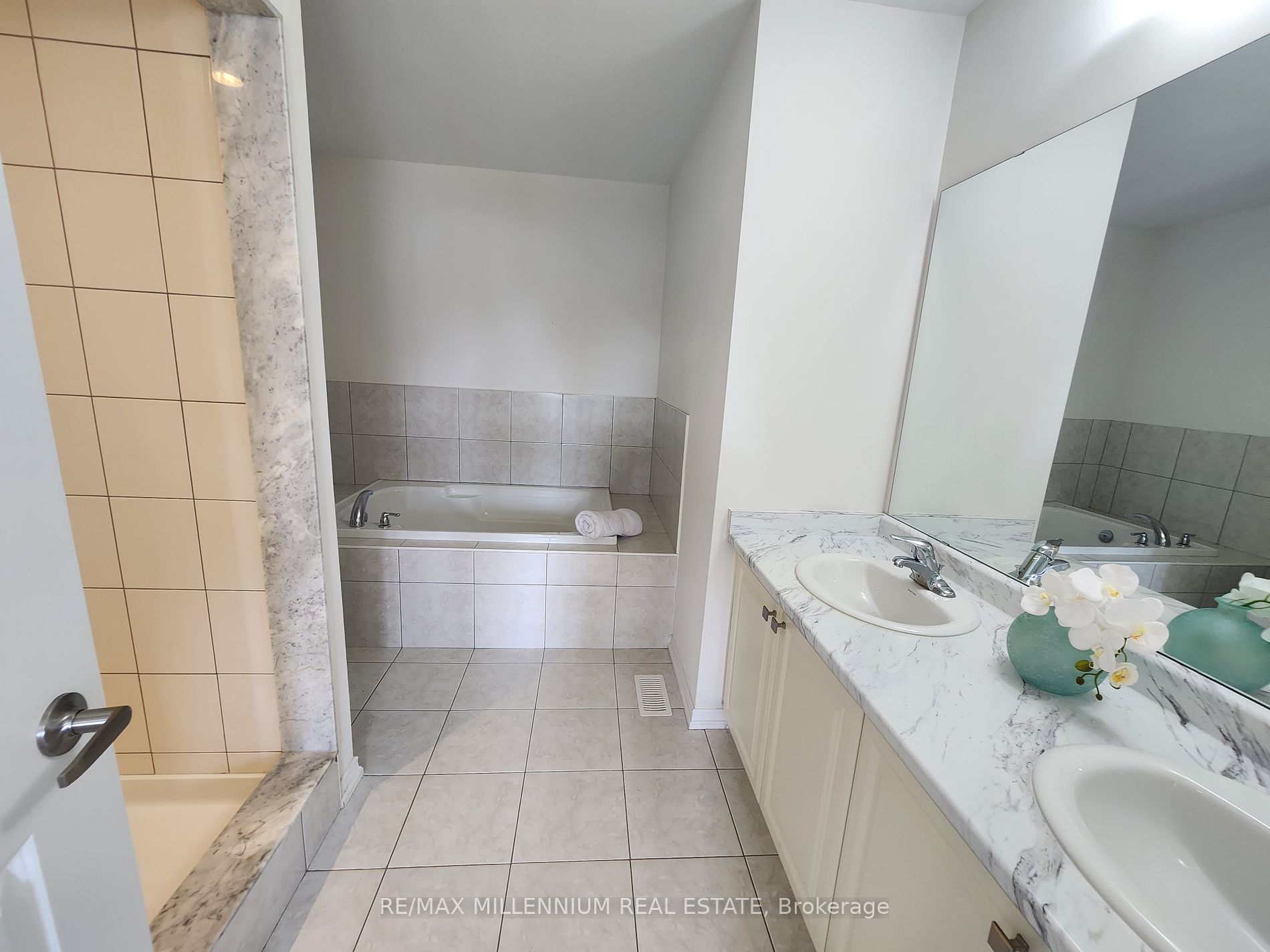 108 Longboat Run W Property Photo 9