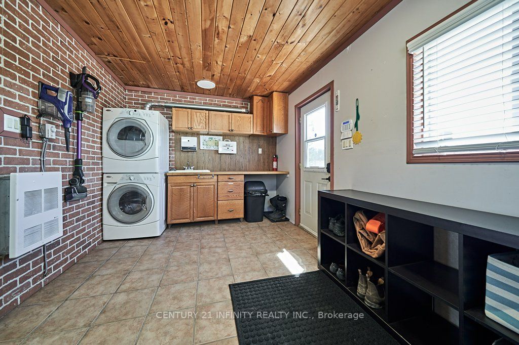 4384 Boundary Road Property Photo 4