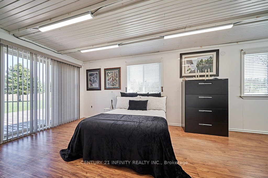 4384 Boundary Road Property Photo 11