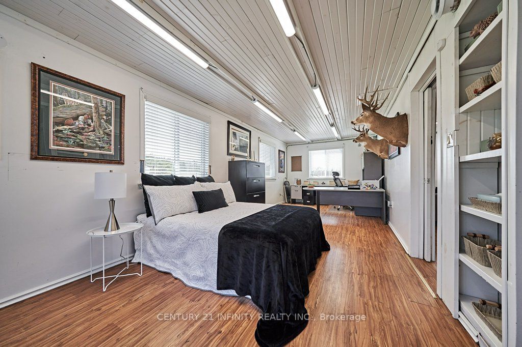 4384 Boundary Road Property Photo 12