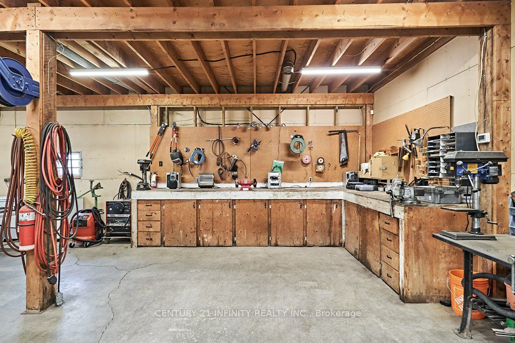 4384 Boundary Road Property Photo 25