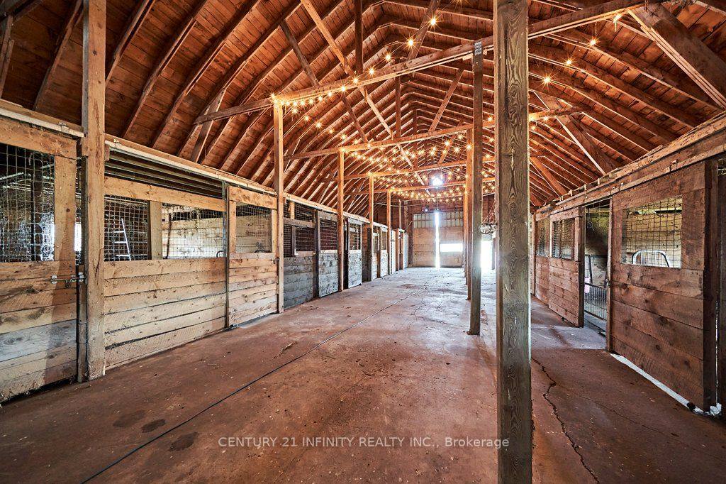 4384 Boundary Road Property Photo 32