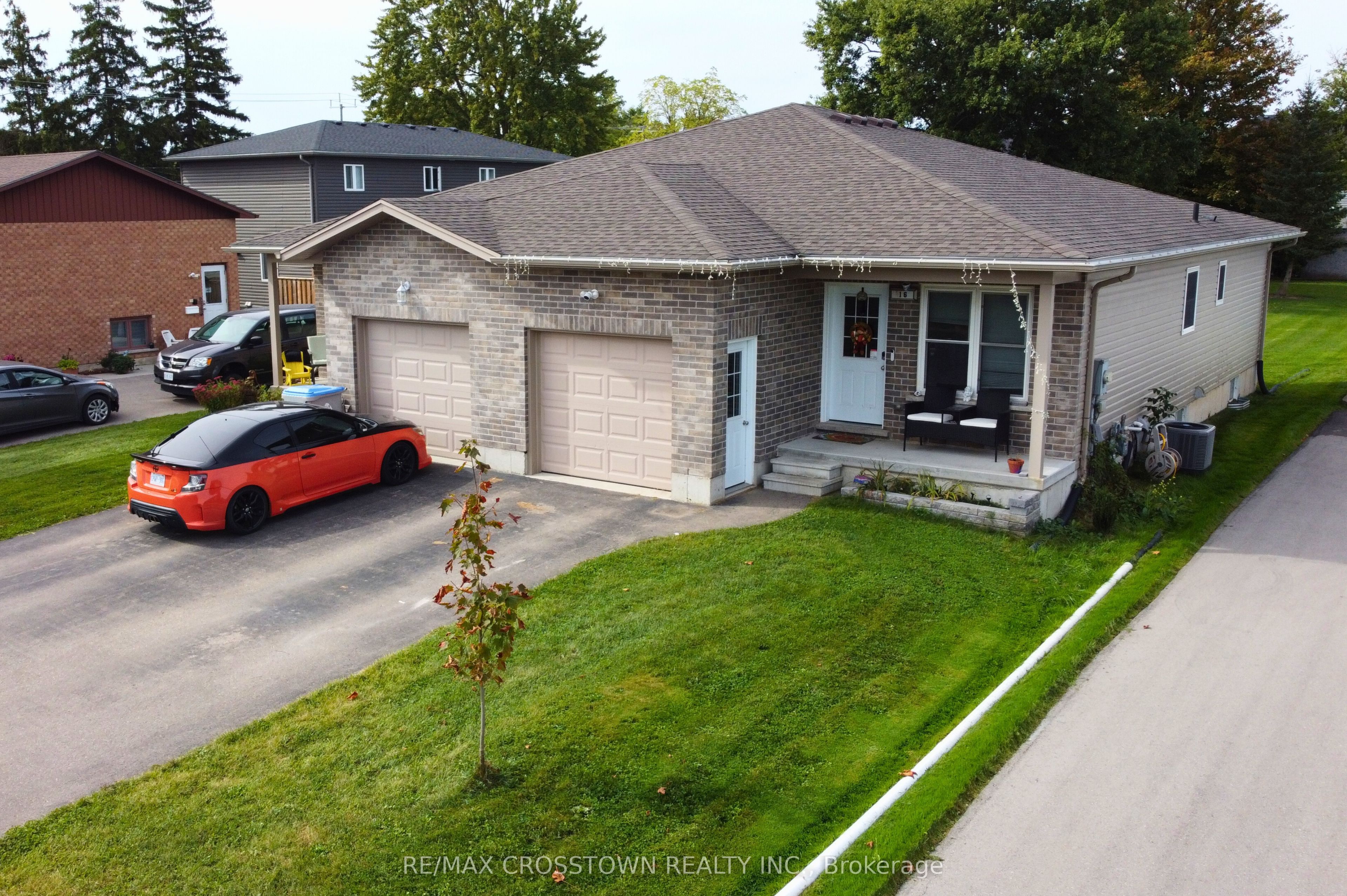 16 Ingersoll Street Property Photo 6
