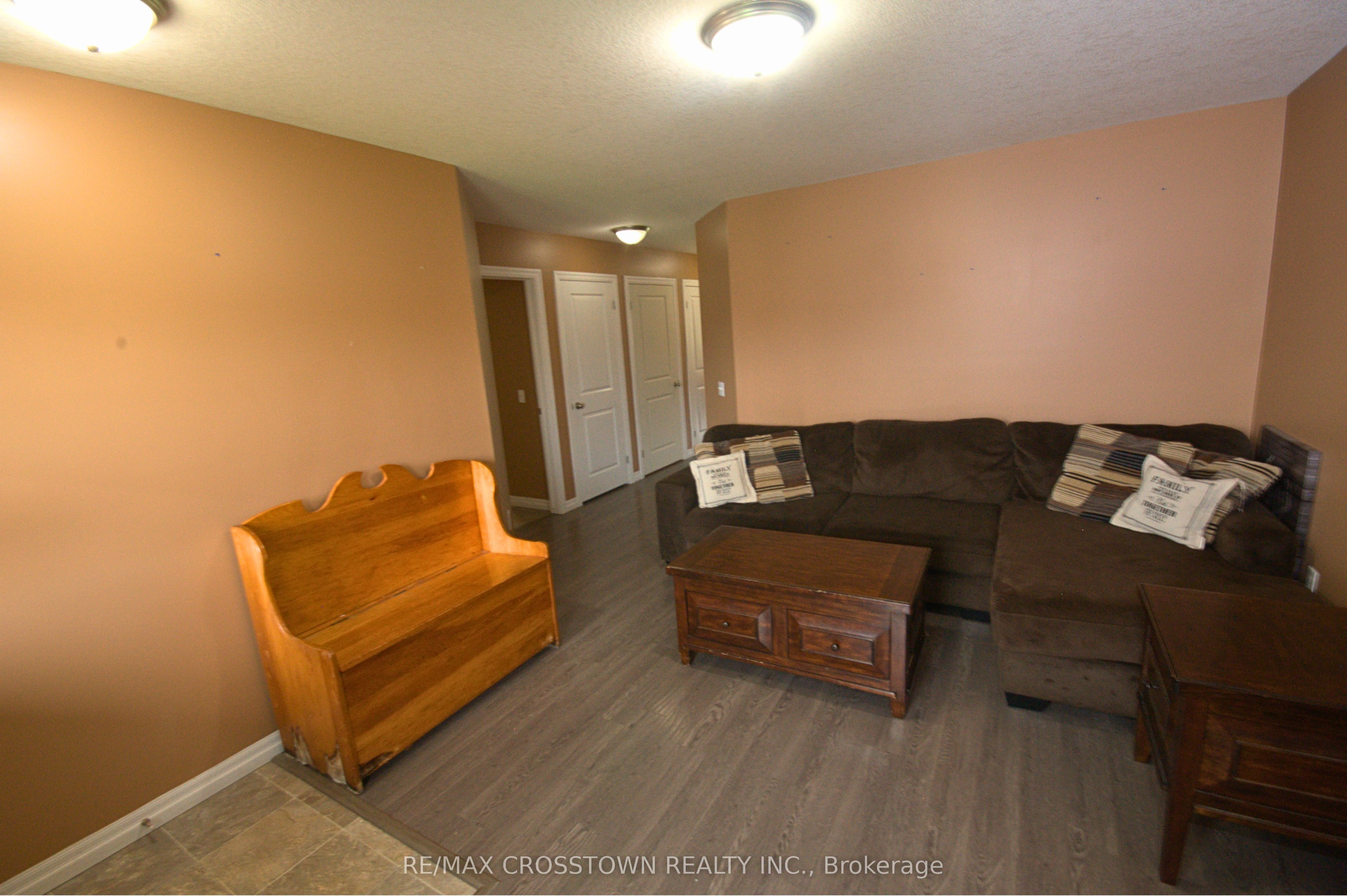 16 Ingersoll Street Property Photo 10
