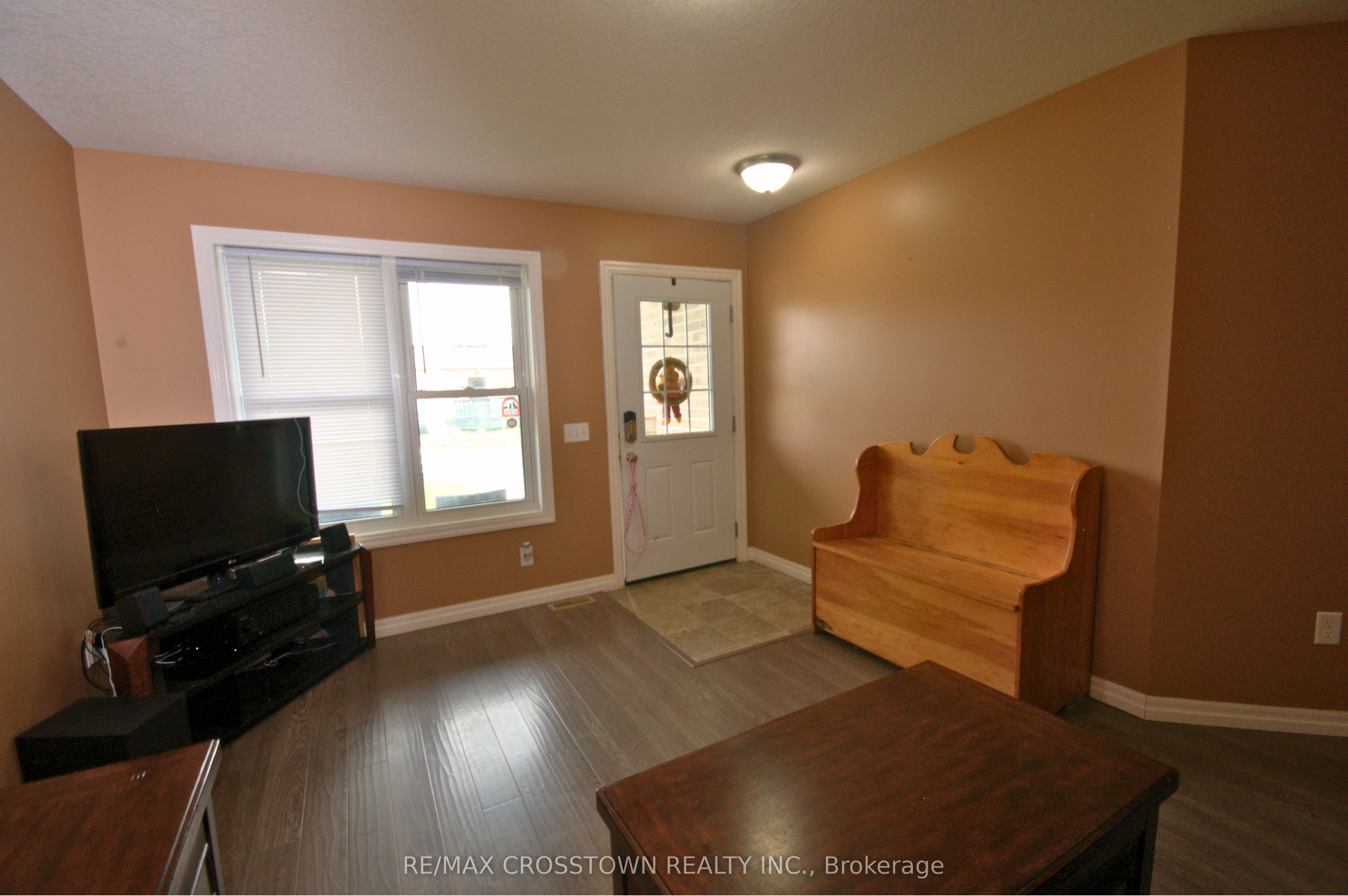 16 Ingersoll Street Property Photo 11