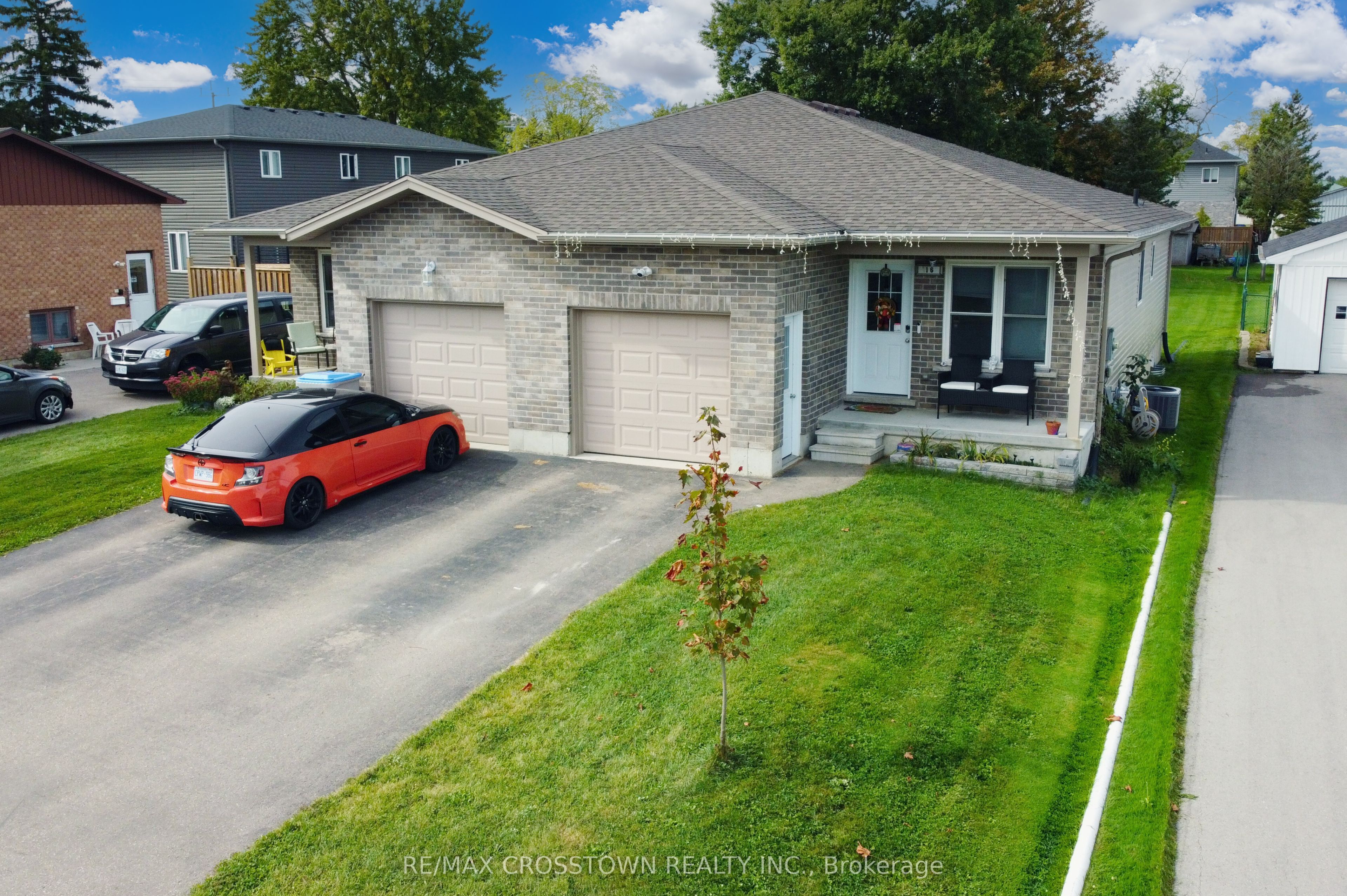 16 Ingersoll Street Property Photo 25