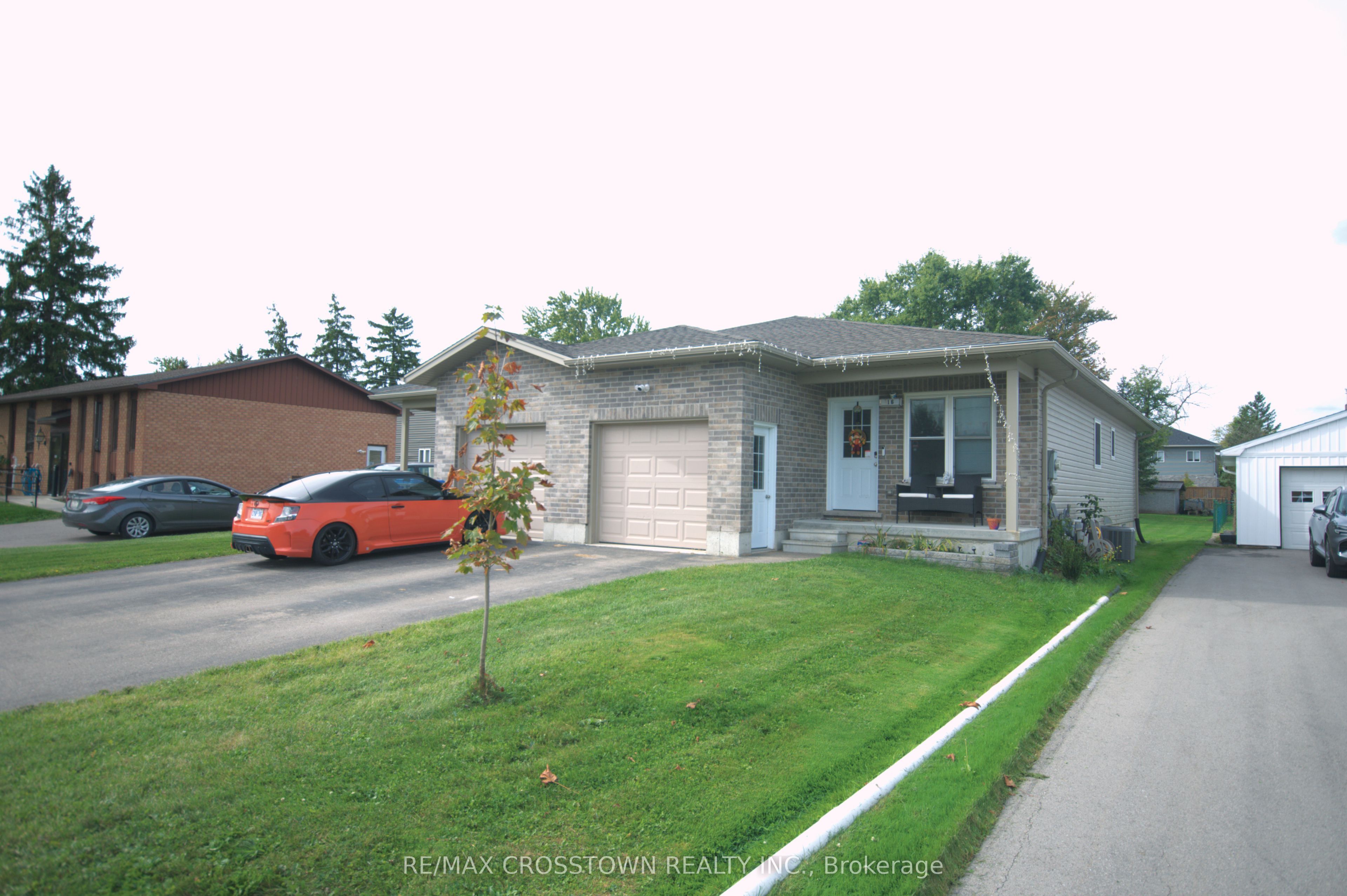 16 Ingersoll Street Property Photo 36