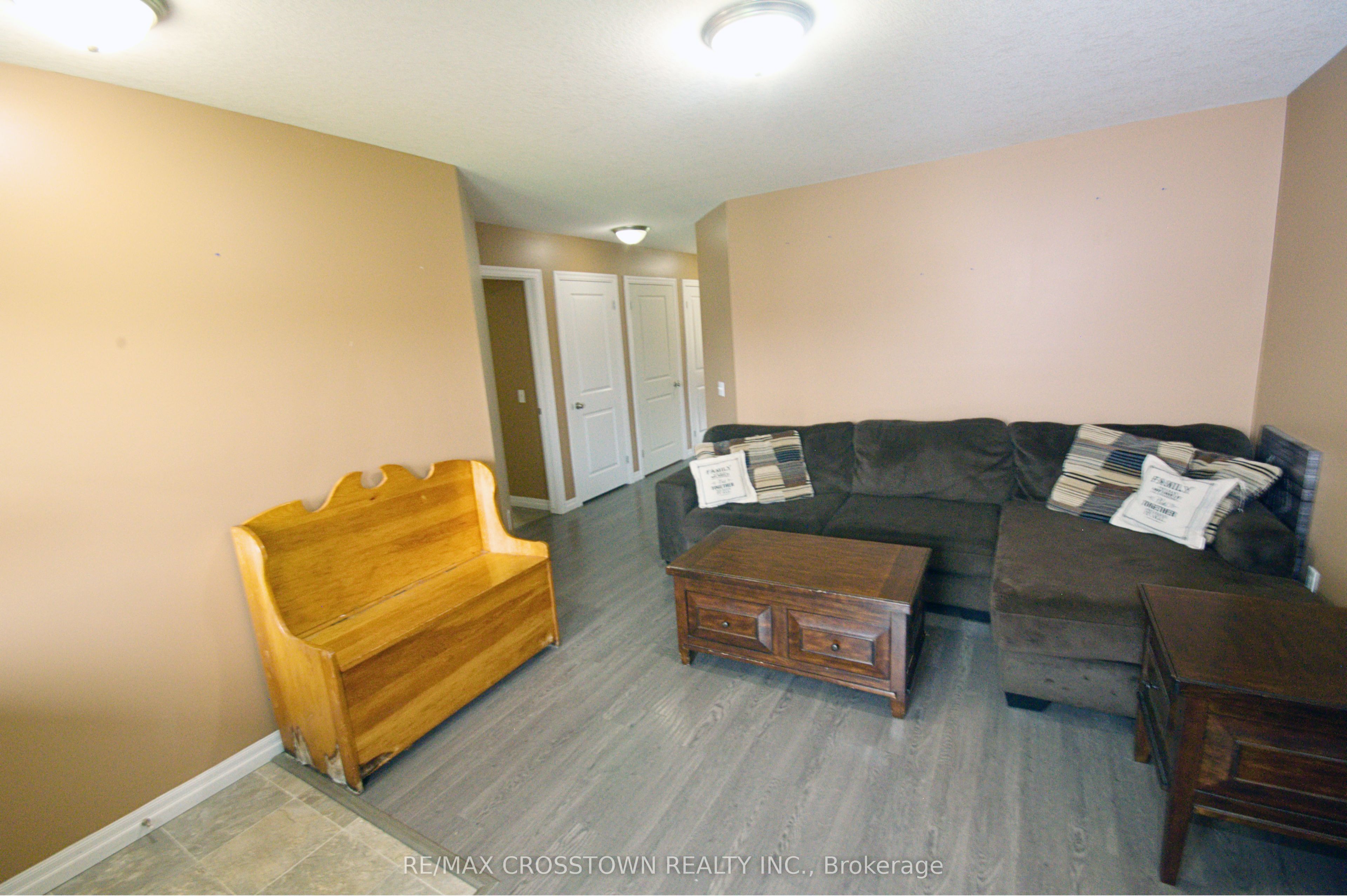 16 Ingersoll Street Property Photo 40
